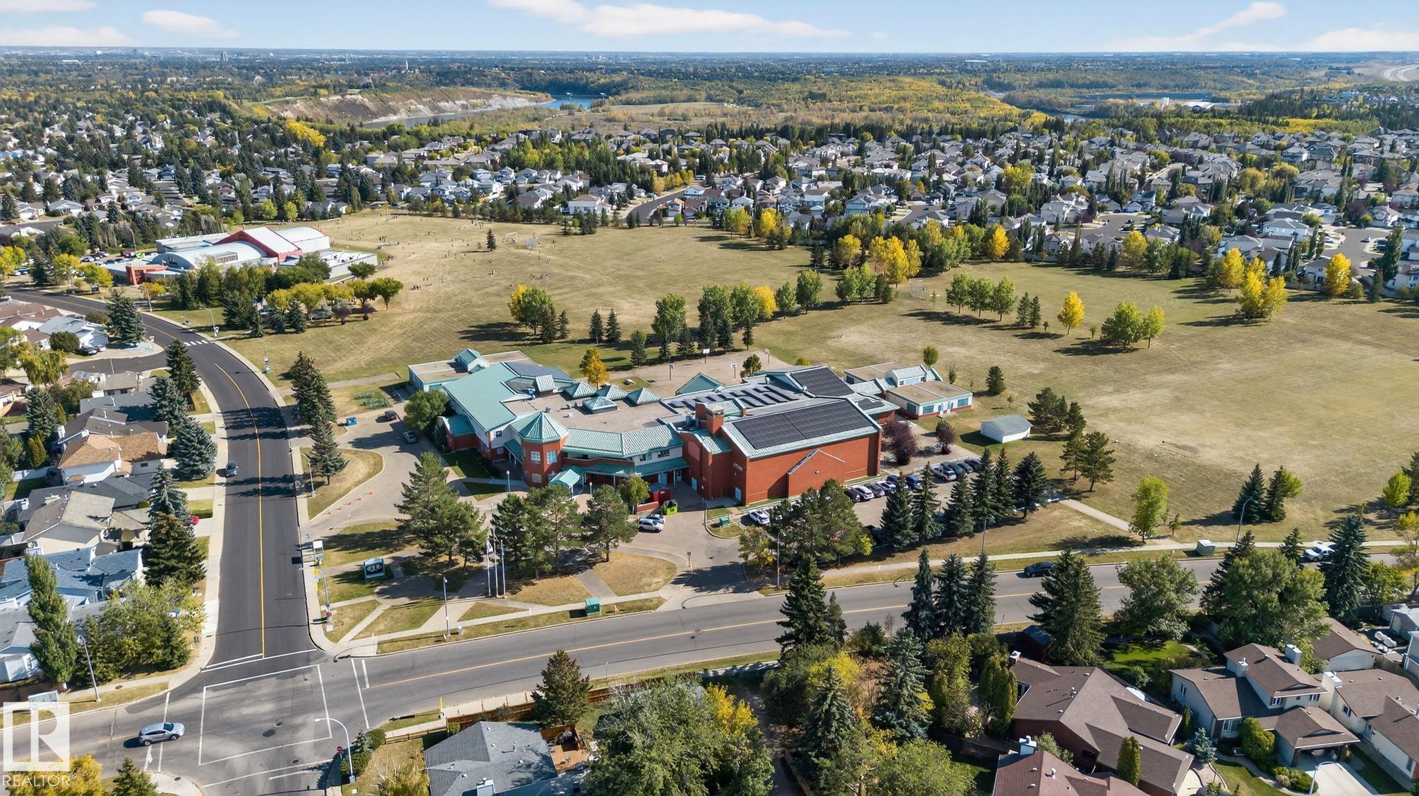 http://cdnparap120.paragonrels.com/ParagonImages/Property/p12/RAE/225372227/46/0/0/f9b3decf886dbfc5d3262e38549c4f6f/1/f0bb03b19fb62cb03c3e0438e85ab4cf/225372227-0575e775-102e-4051-875d-51b348442ed2.JPG