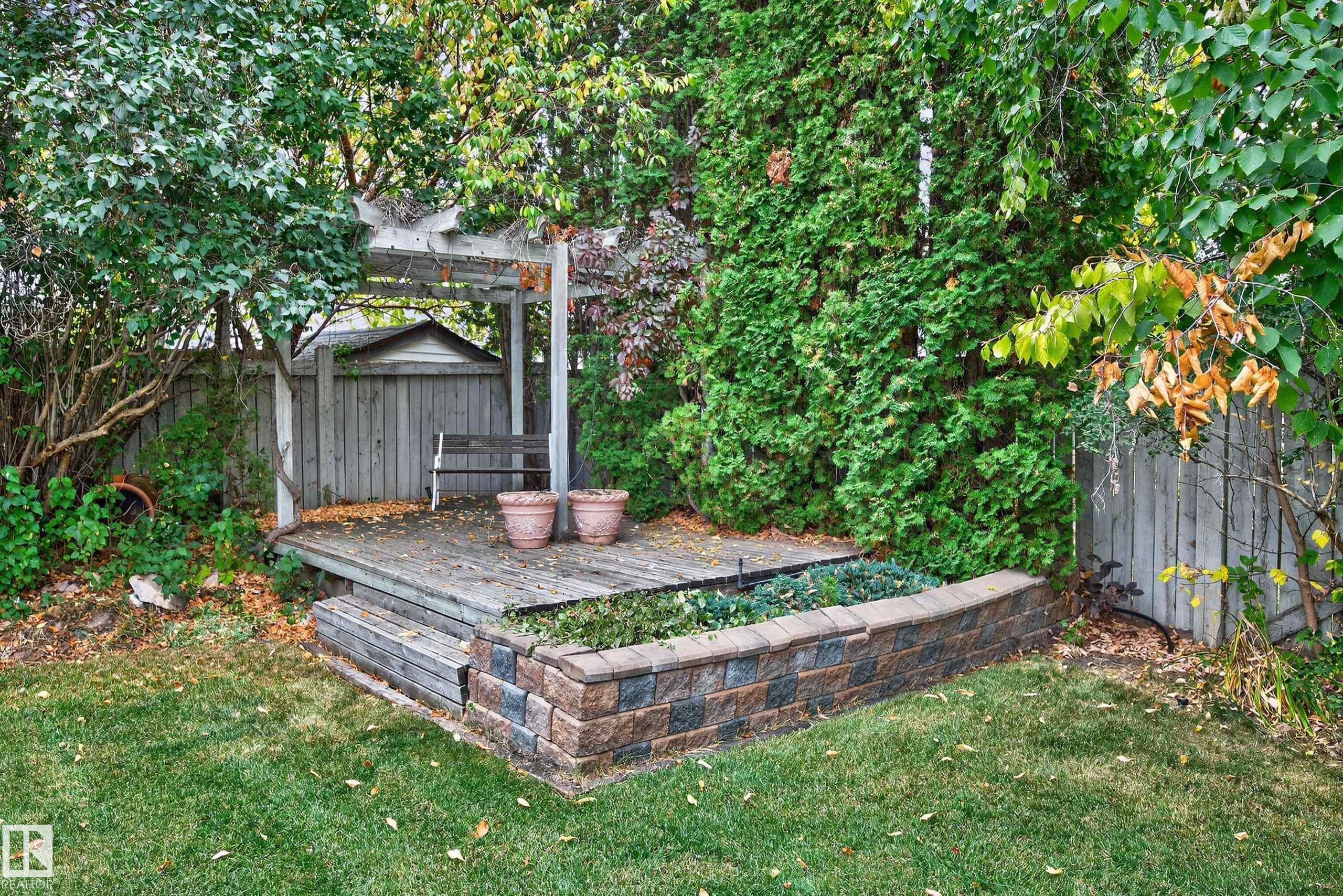 http://cdnparap120.paragonrels.com/ParagonImages/Property/p12/RAE/225372232/55/0/0/a8c875f9c2f8a0daac0f2310573b7397/1/291fcd481efc4d59eae9e40c47f589d6/225372232-0ef8e7cc-f190-4d4a-92de-c345a5578e59.JPG