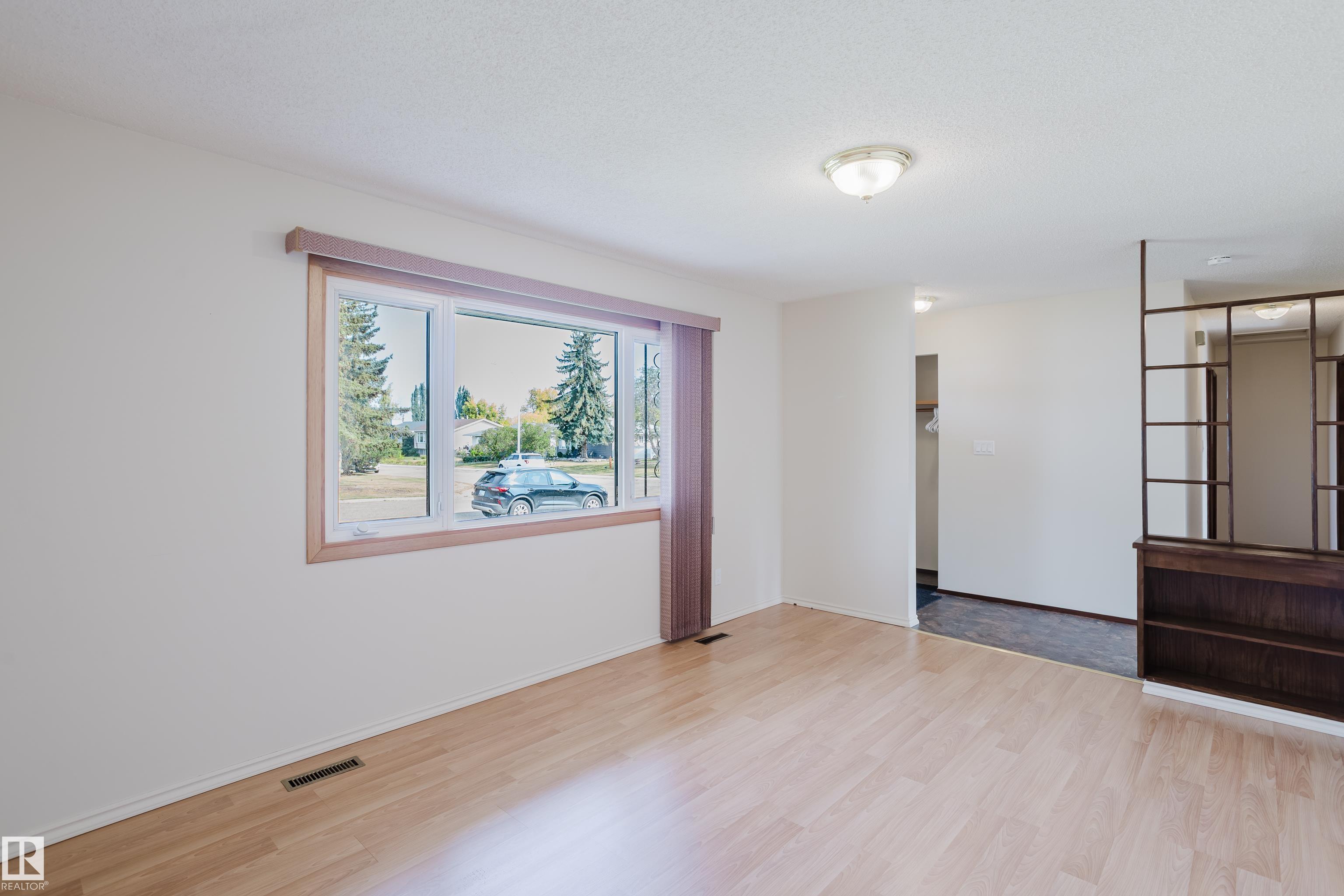 Photo 3 at 75 Westview Crescent, Woodhaven, Spruce Grove