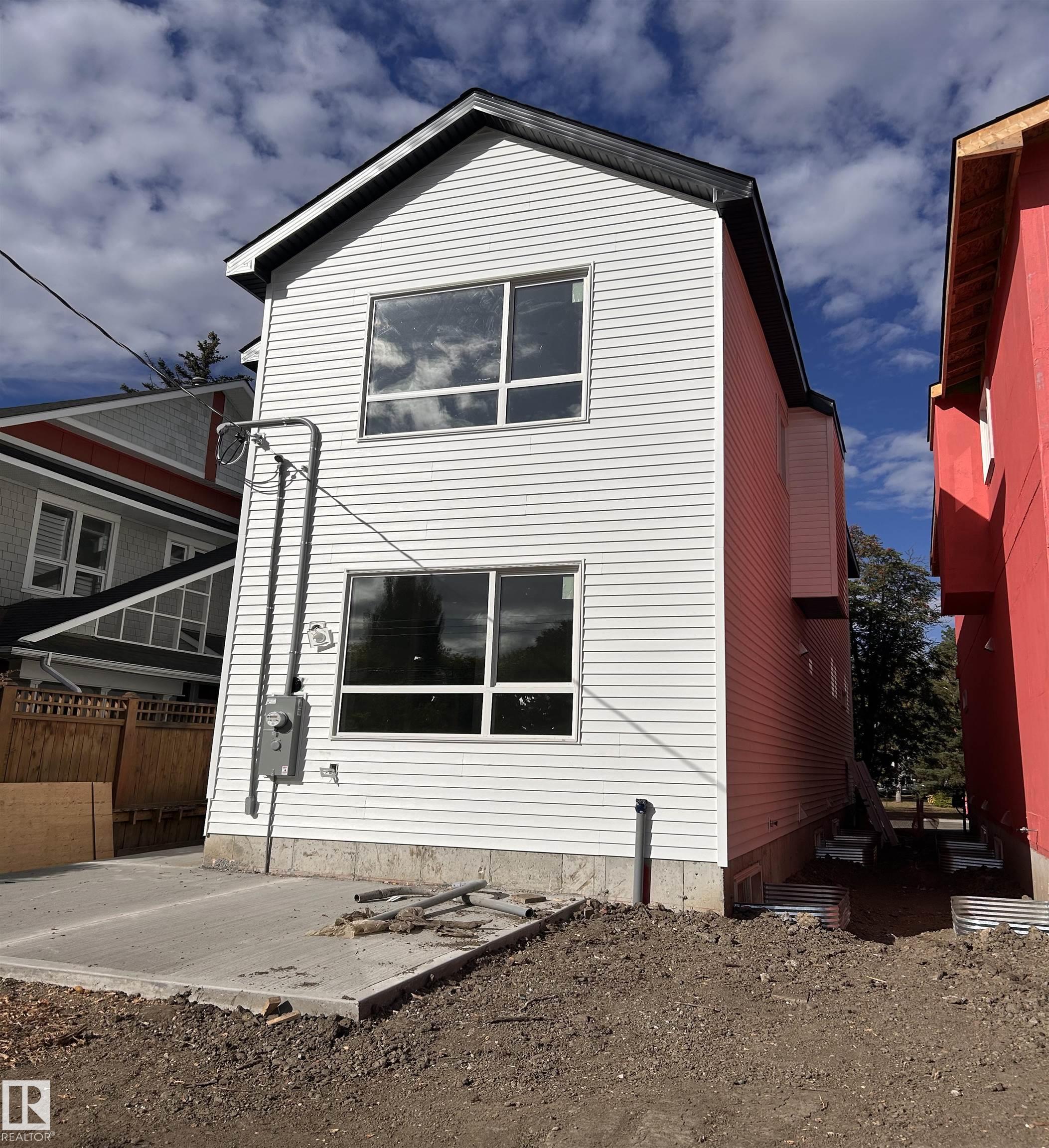 Photo 8 at 11613 79 Avenue NW, Belgravia, Edmonton
