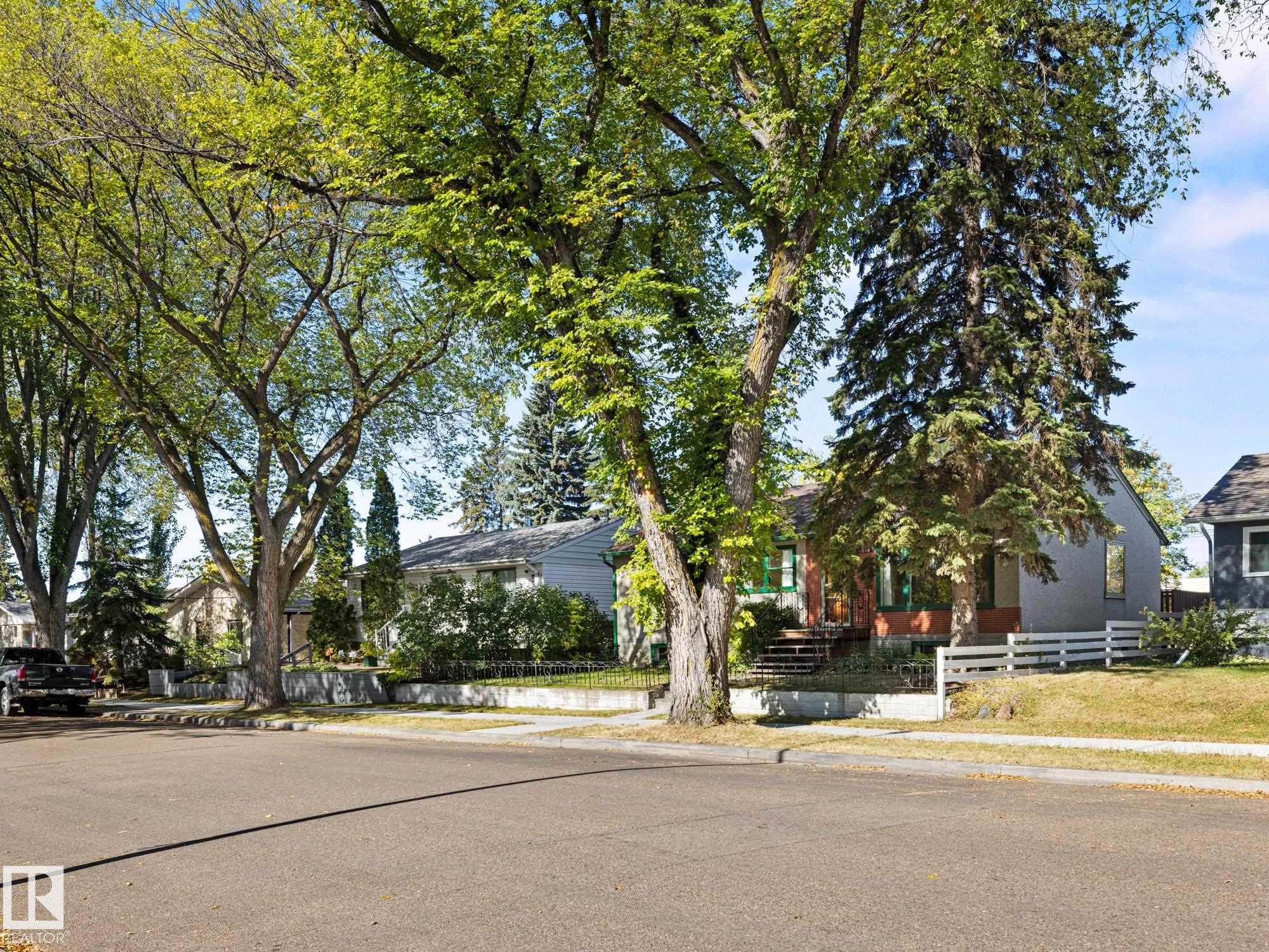 http://cdnparap120.paragonrels.com/ParagonImages/Property/p12/RAE/225372271/47/0/0/bd5c5c72bc94eae33aca02bc27b56650/1/8ae6ead9c6bf1318678da4222e1285bc/225372271-a425ec9f-37b2-432a-a67d-1b8d13598628.JPG