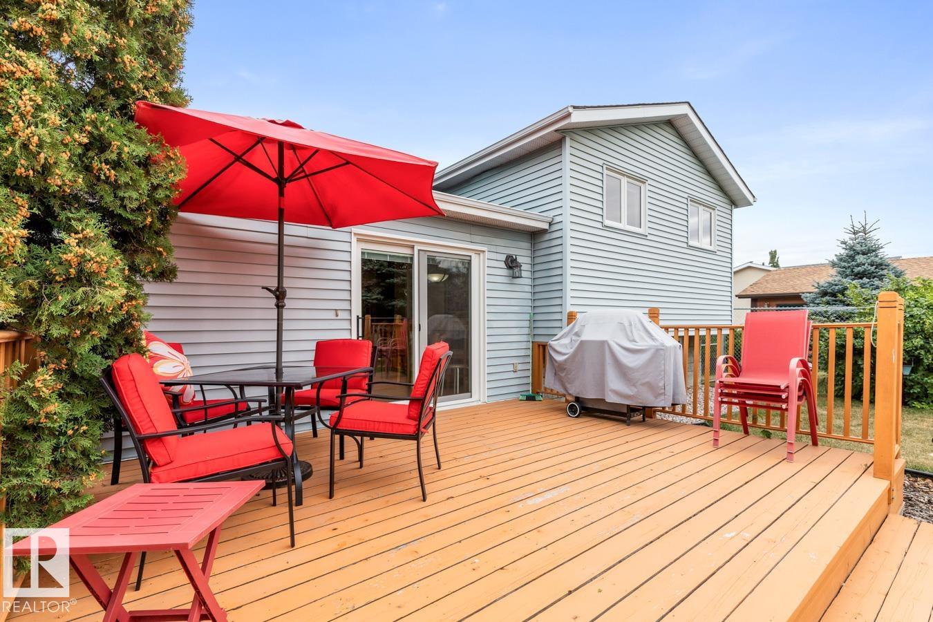 Photo 22 at 4631 10 Avenue NW, Crawford Plains, Edmonton