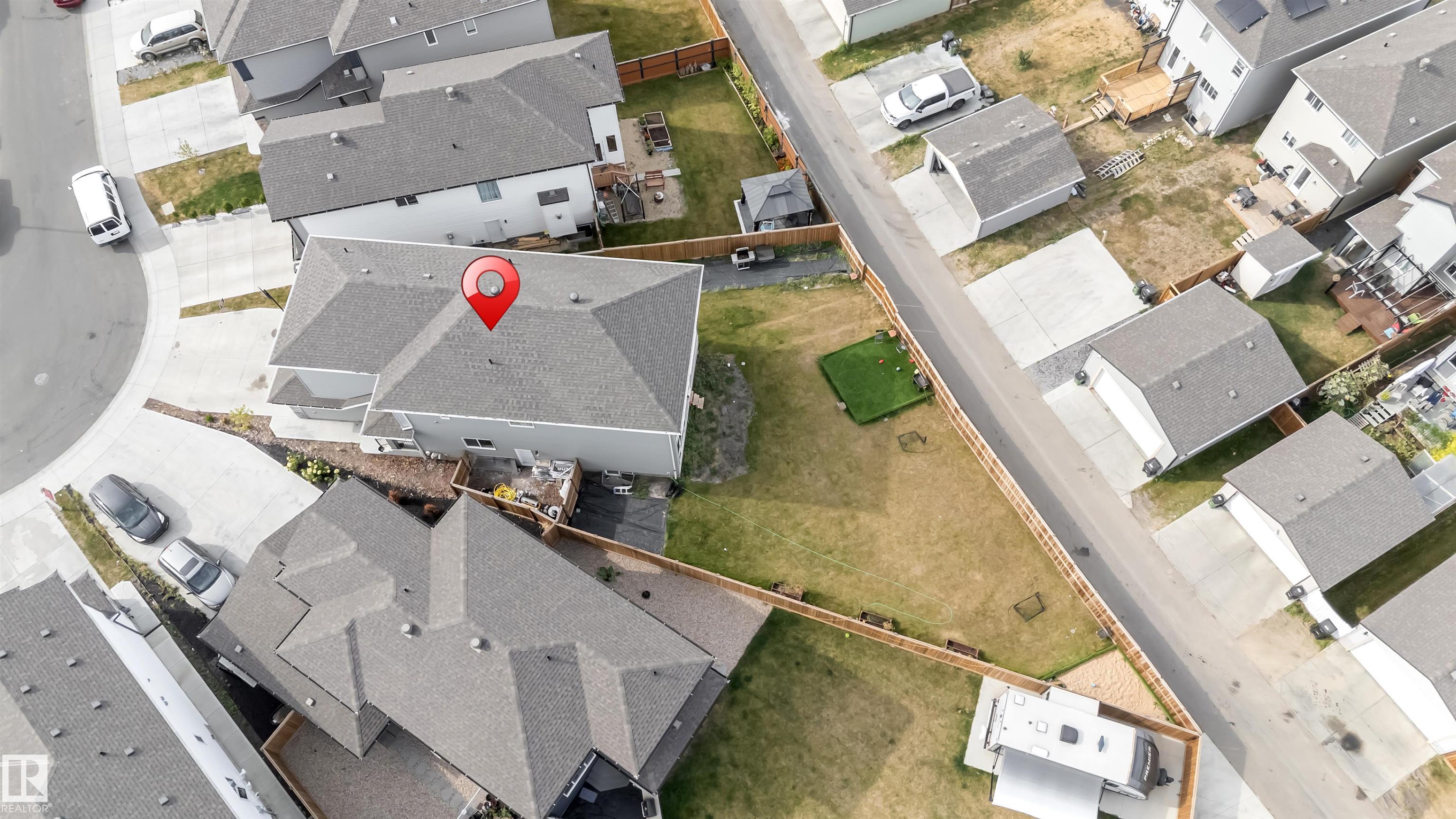 2404 13 Avenue NW, Laurel, Edmonton 