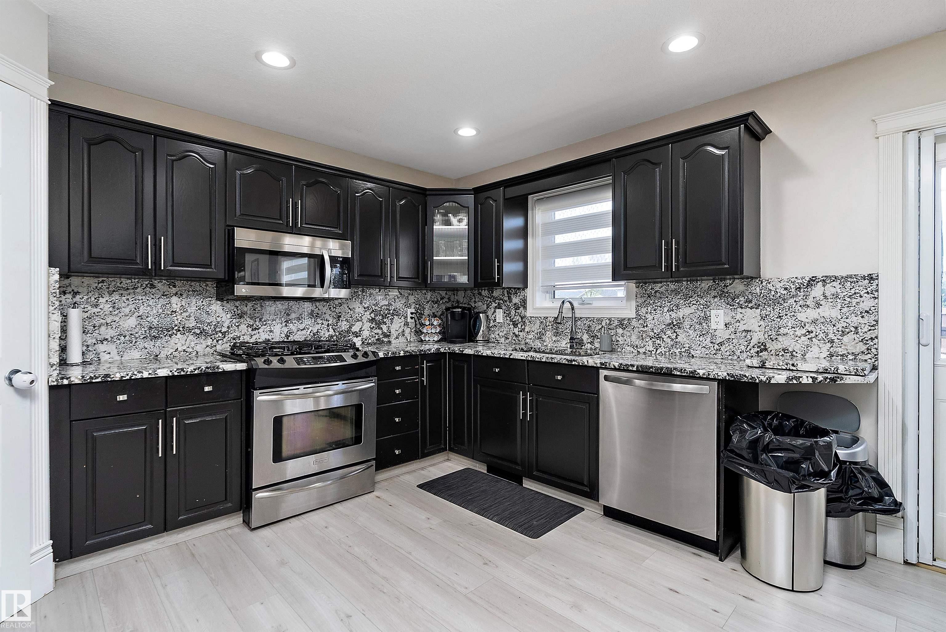 Photo 12 at 7326 166a Avenue NW, Mayliewan, Edmonton