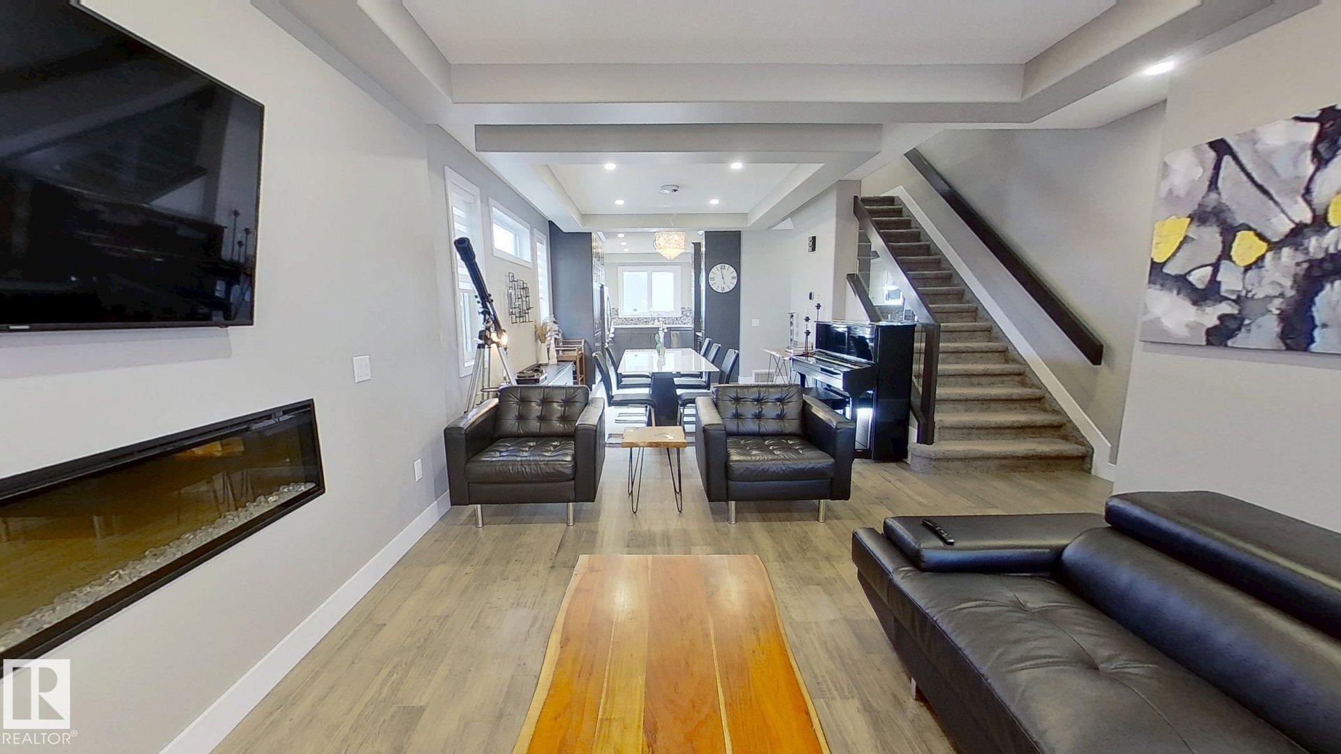 Photo 4 at 8809 148 Street NW, Parkview, Edmonton