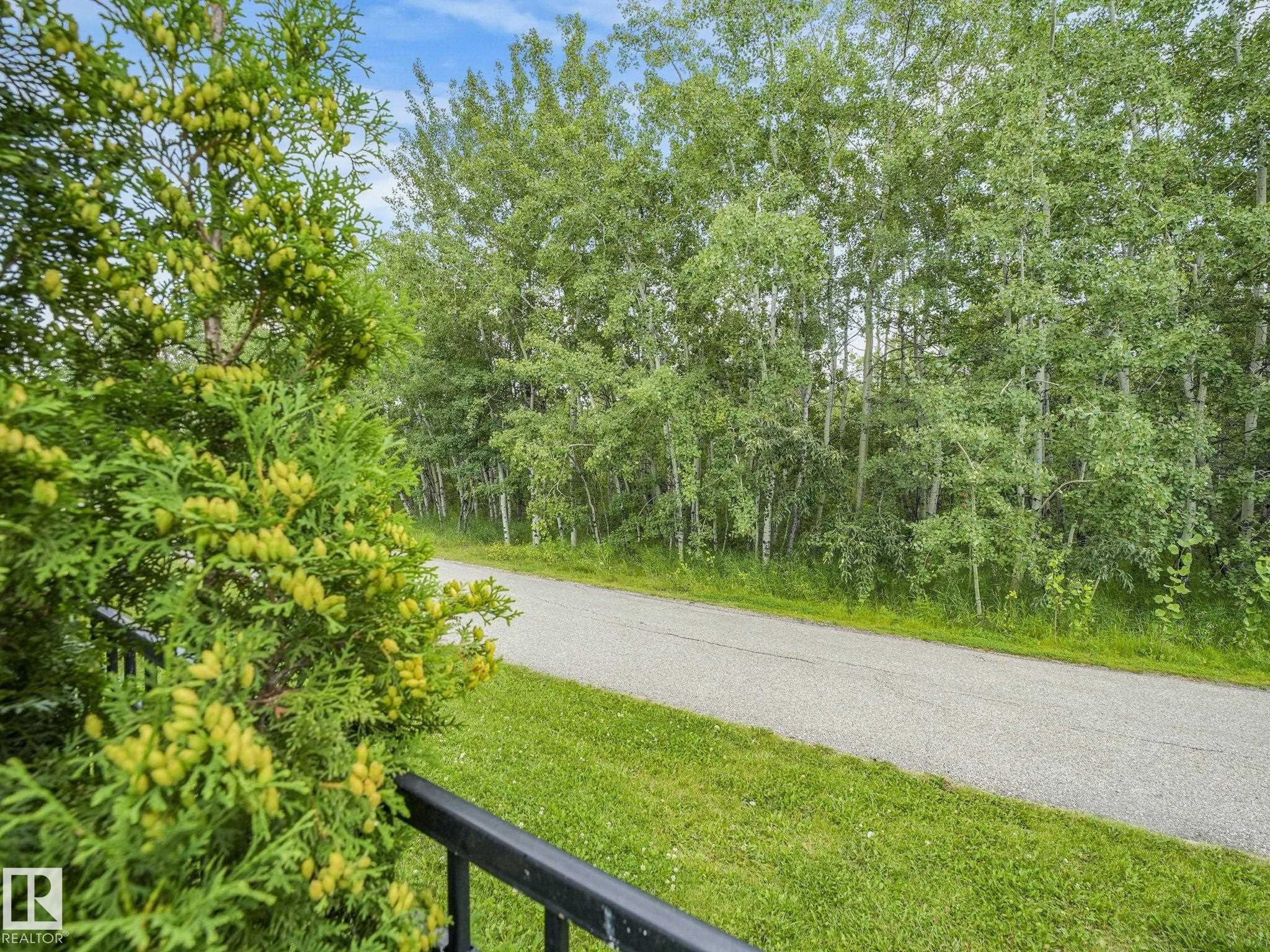 http://cdnparap120.paragonrels.com/ParagonImages/Property/p12/RAE/225372334/51/0/0/0c9e57e1cab601ad8c51ebcaafdee777/1/18d20b8dcb057e3e0745cc50e63018d6/225372334-0E937AB5-4E67-4898-9AA0-9306C6EB6868.JPG