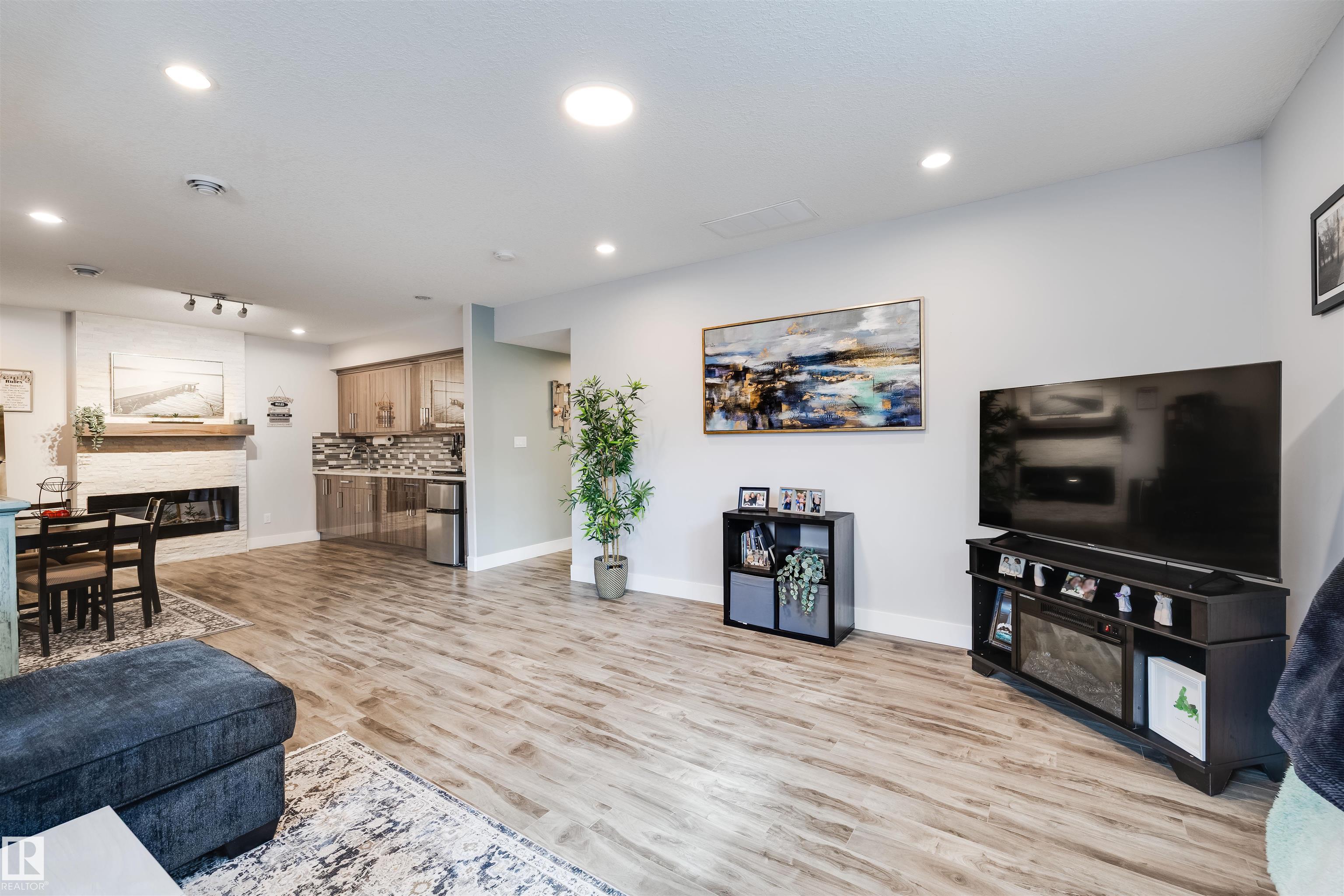 Photo 38 at 3901 44 Avenue, Triomphe Estates, Beaumont