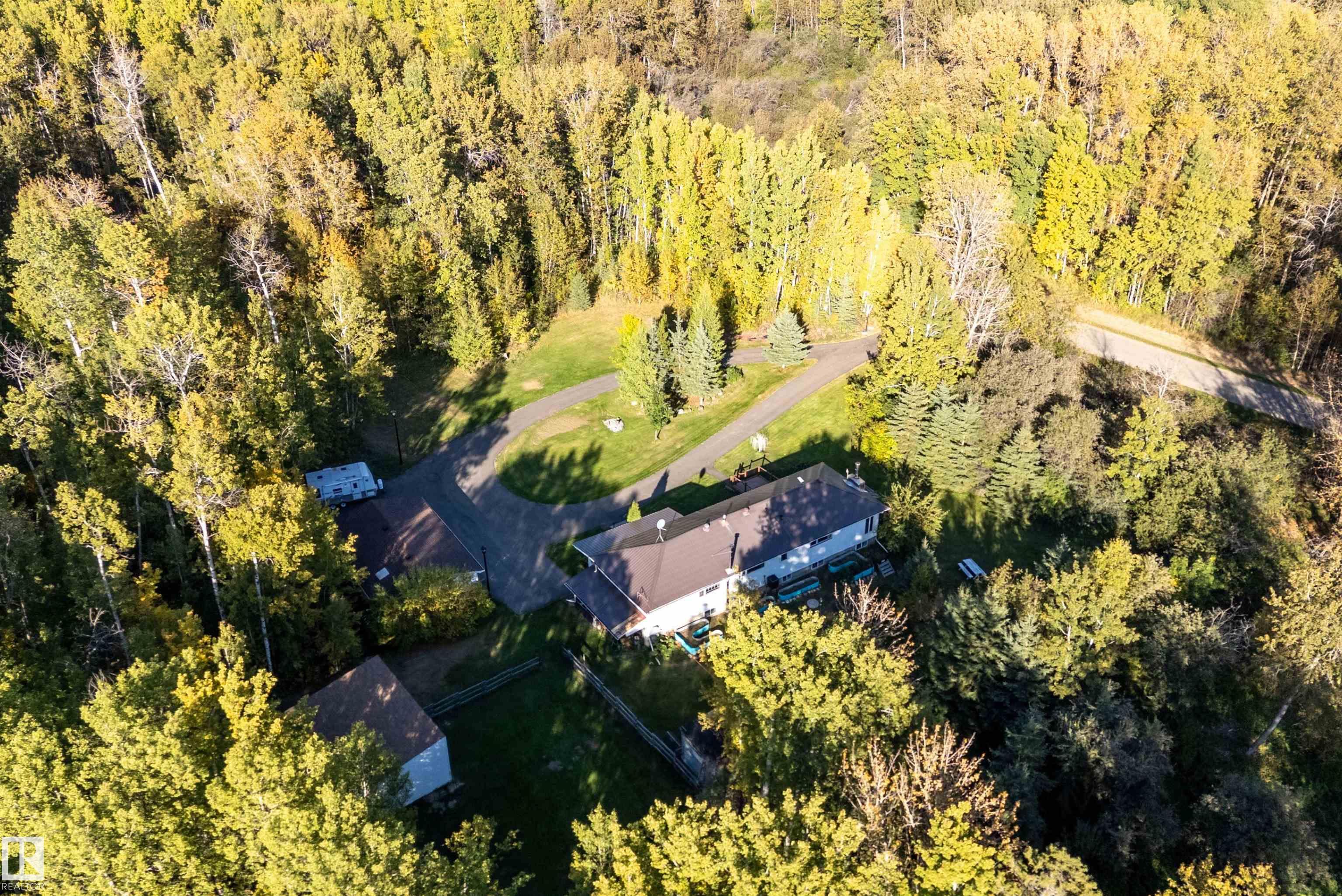 Photo 2 at 4 - 54113 Rge Road 13, Parkland Heights, Rural Parkland County