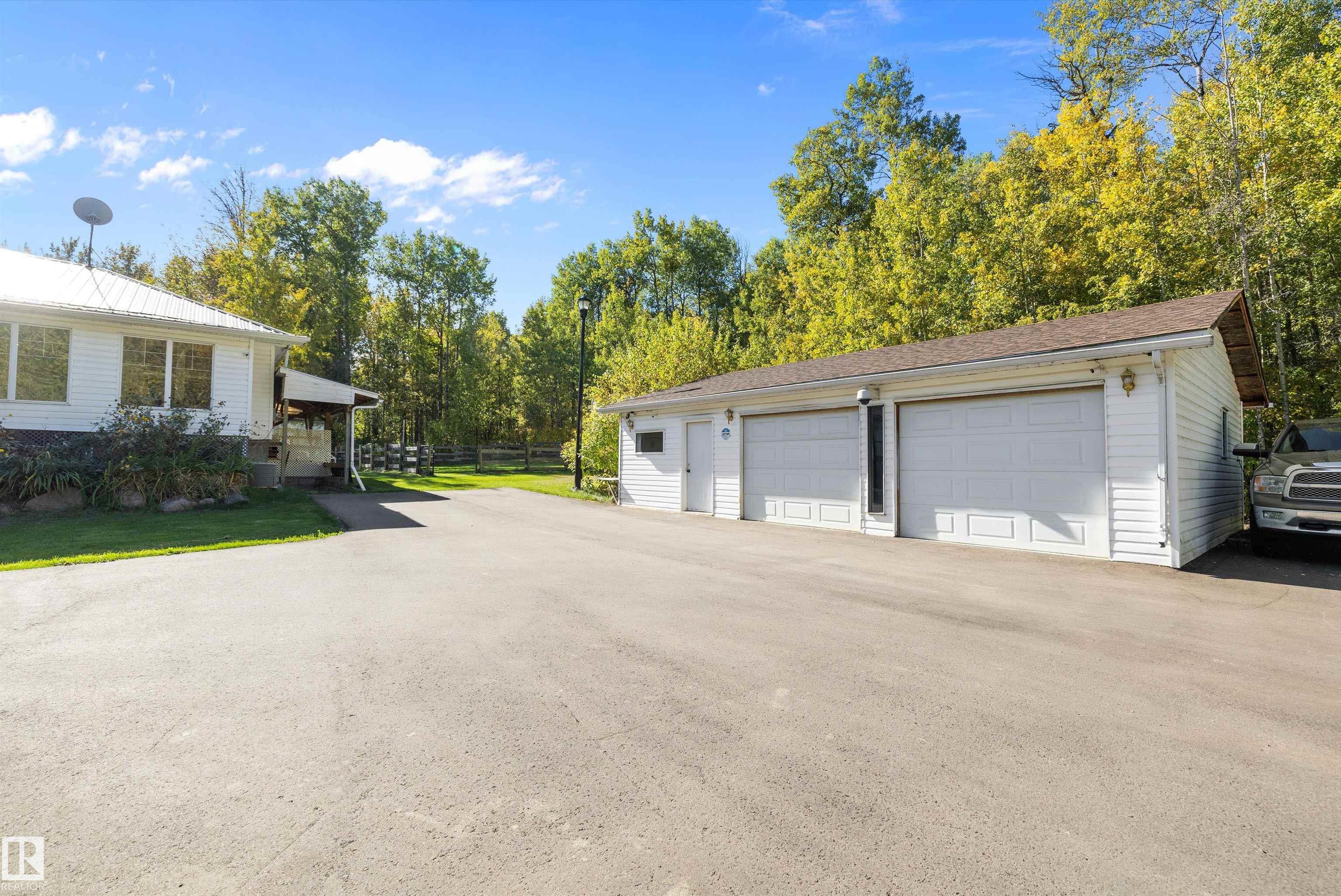 Photo 7 at 4 - 54113 Rge Road 13, Parkland Heights, Rural Parkland County
