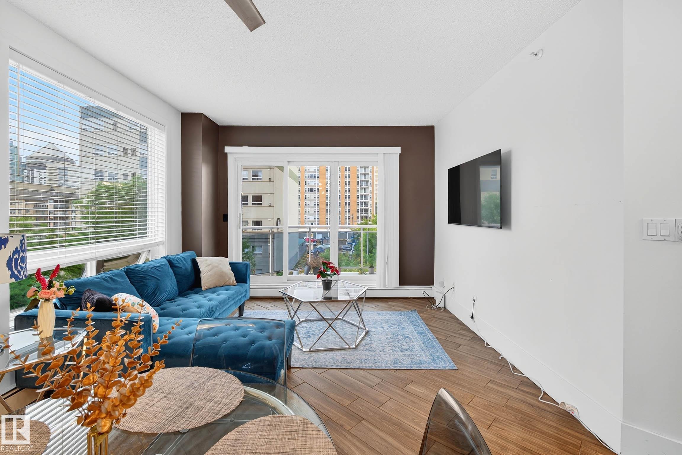 Photo 2 at 401 - 10504 99 Avenue NW, Downtown, Edmonton