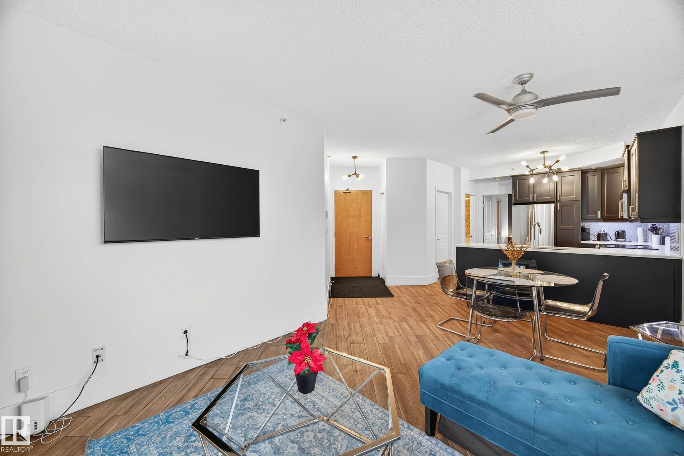 Photo 4 at 401 - 10504 99 Avenue NW, Downtown, Edmonton