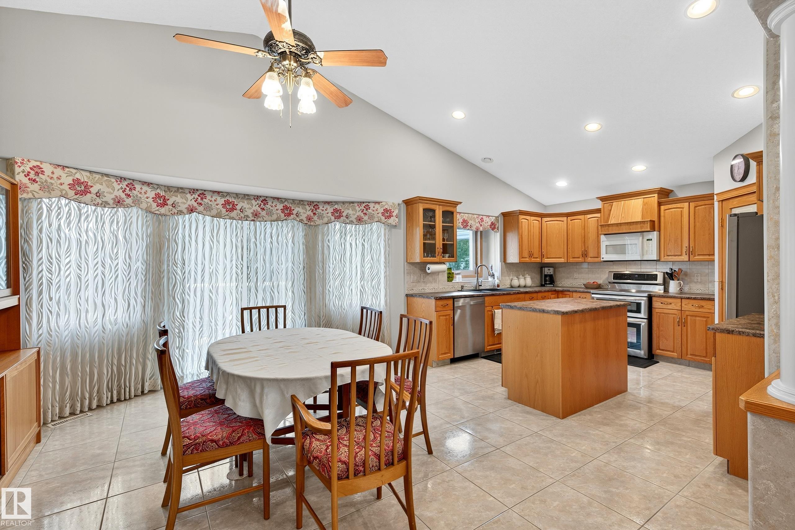 Photo 12 at 15711 135 Street NW, Carlton, Edmonton