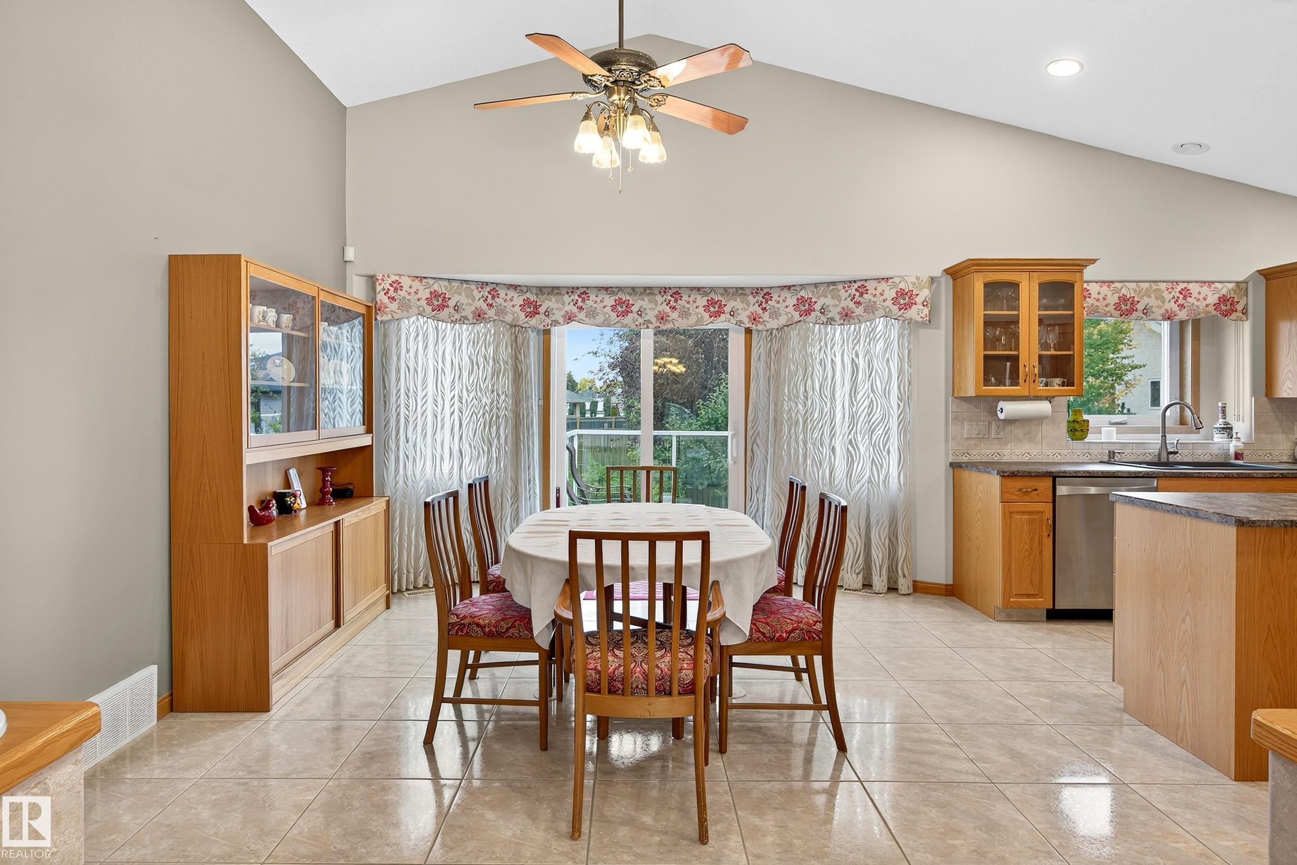 Photo 14 at 15711 135 Street NW, Carlton, Edmonton