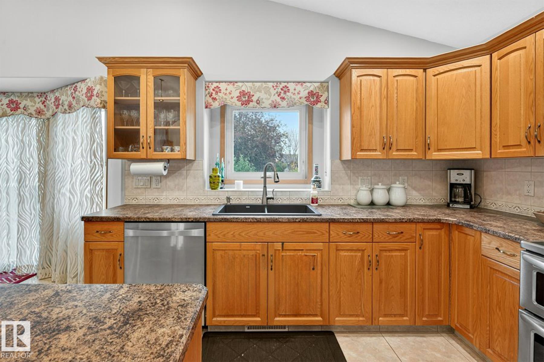 Photo 19 at 15711 135 Street NW, Carlton, Edmonton