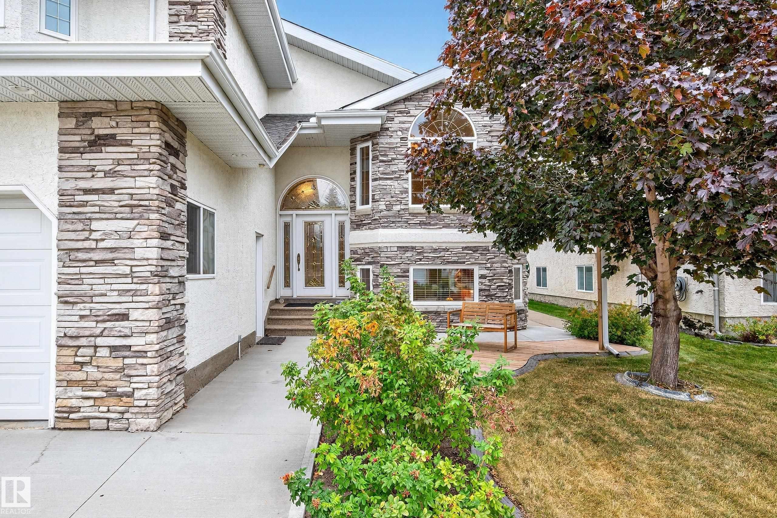Photo 3 at 15711 135 Street NW, Carlton, Edmonton