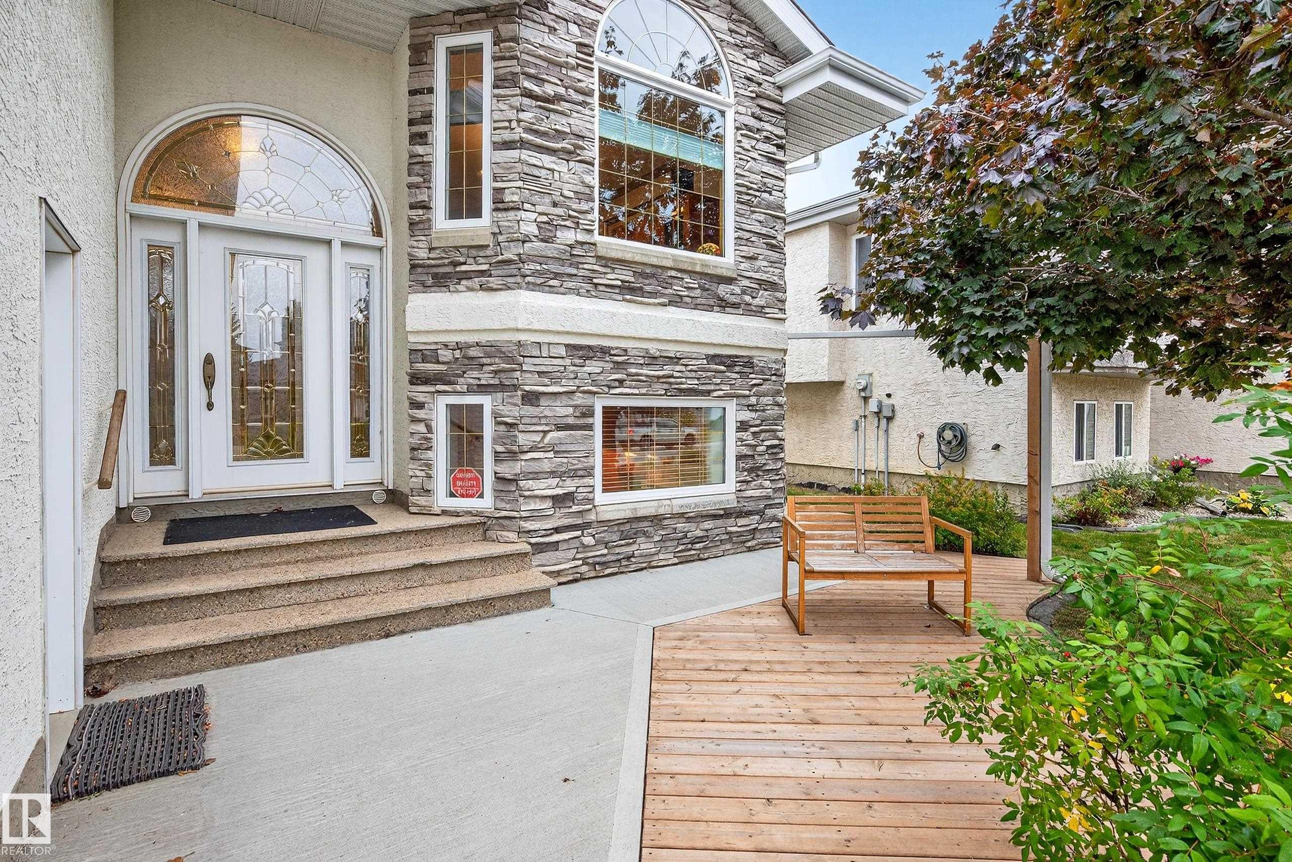 Photo 4 at 15711 135 Street NW, Carlton, Edmonton