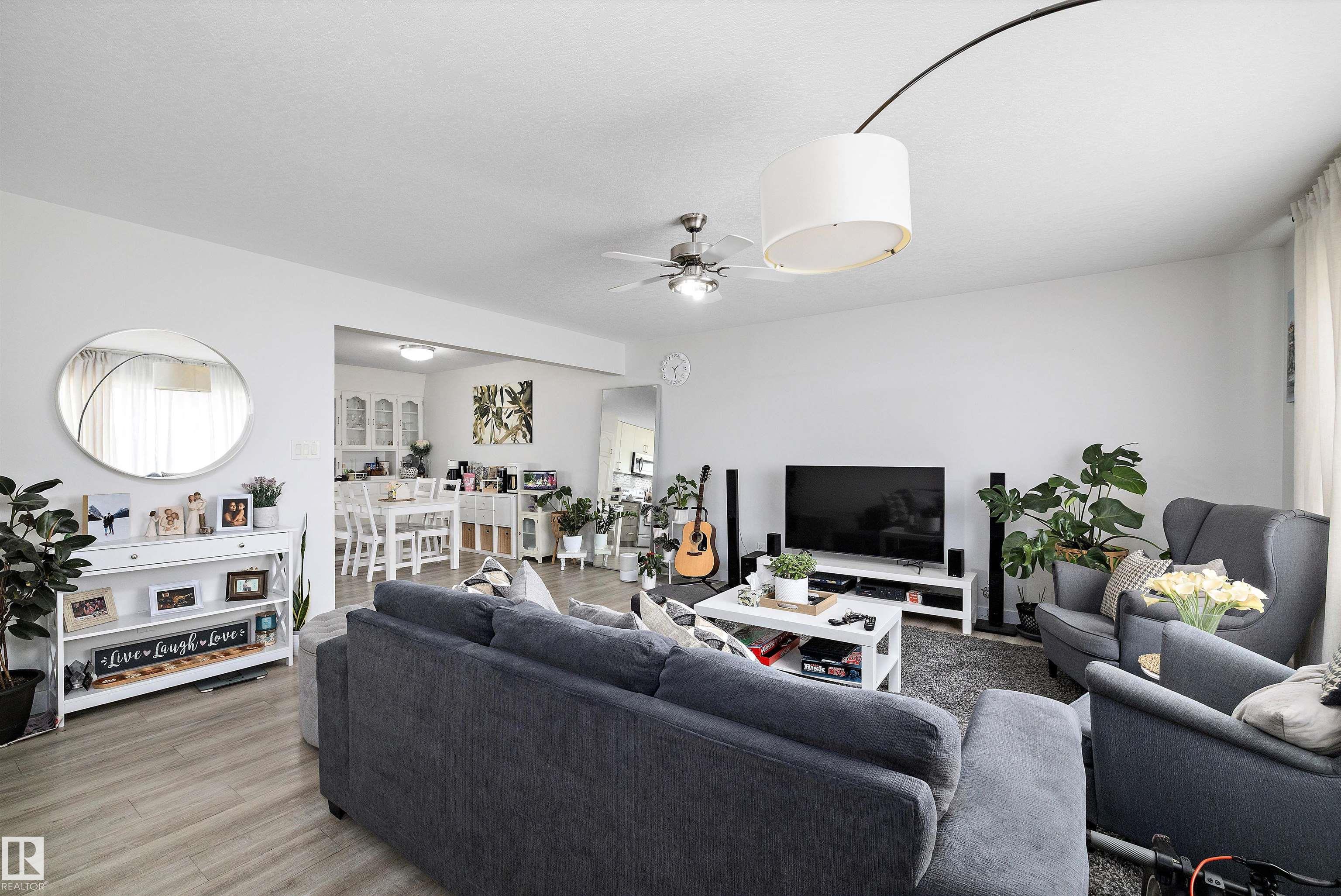 Photo 11 at 10229/10231 159 Street NW, Britannia Youngstown, Edmonton