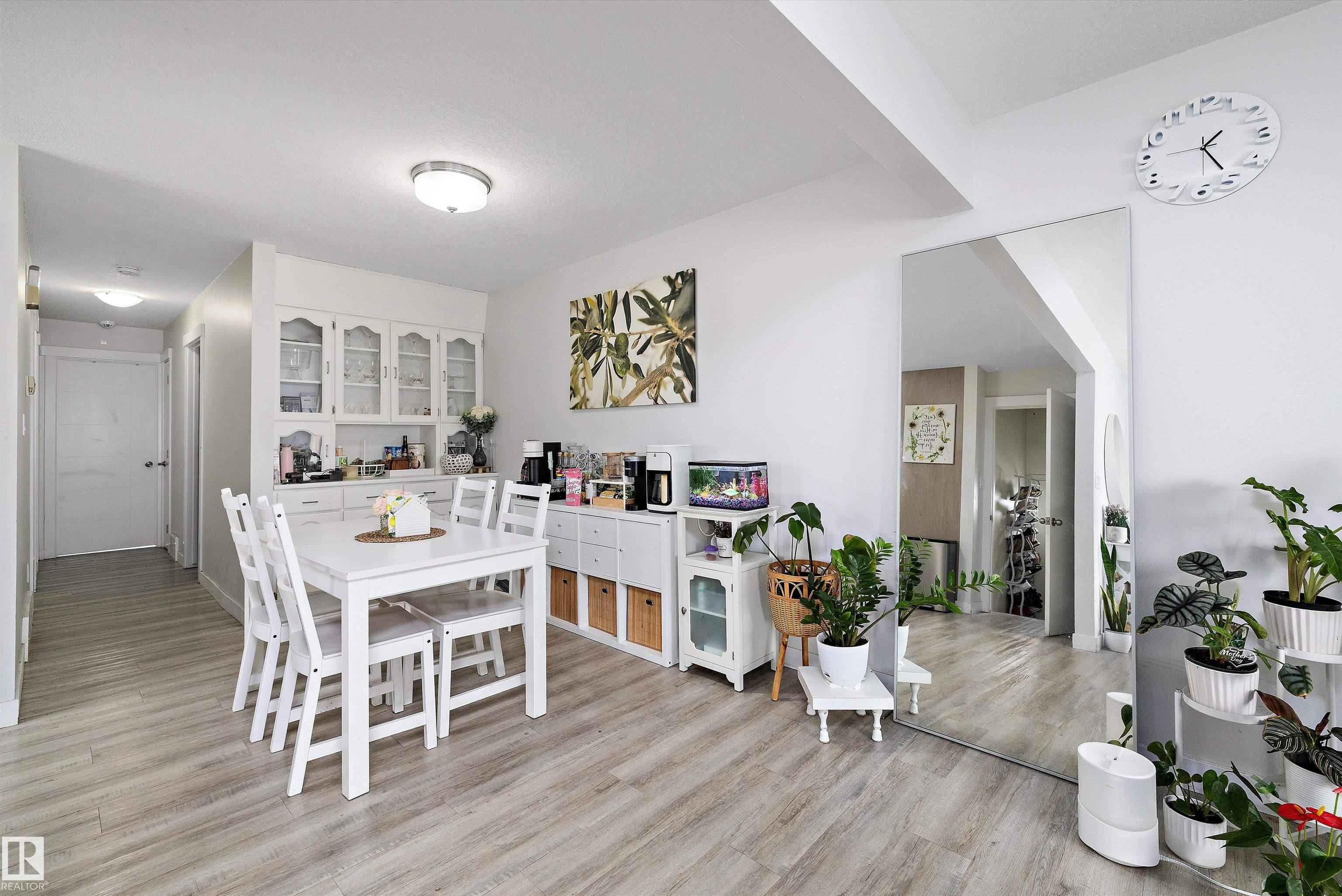 Photo 4 at 10229/10231 159 Street NW, Britannia Youngstown, Edmonton