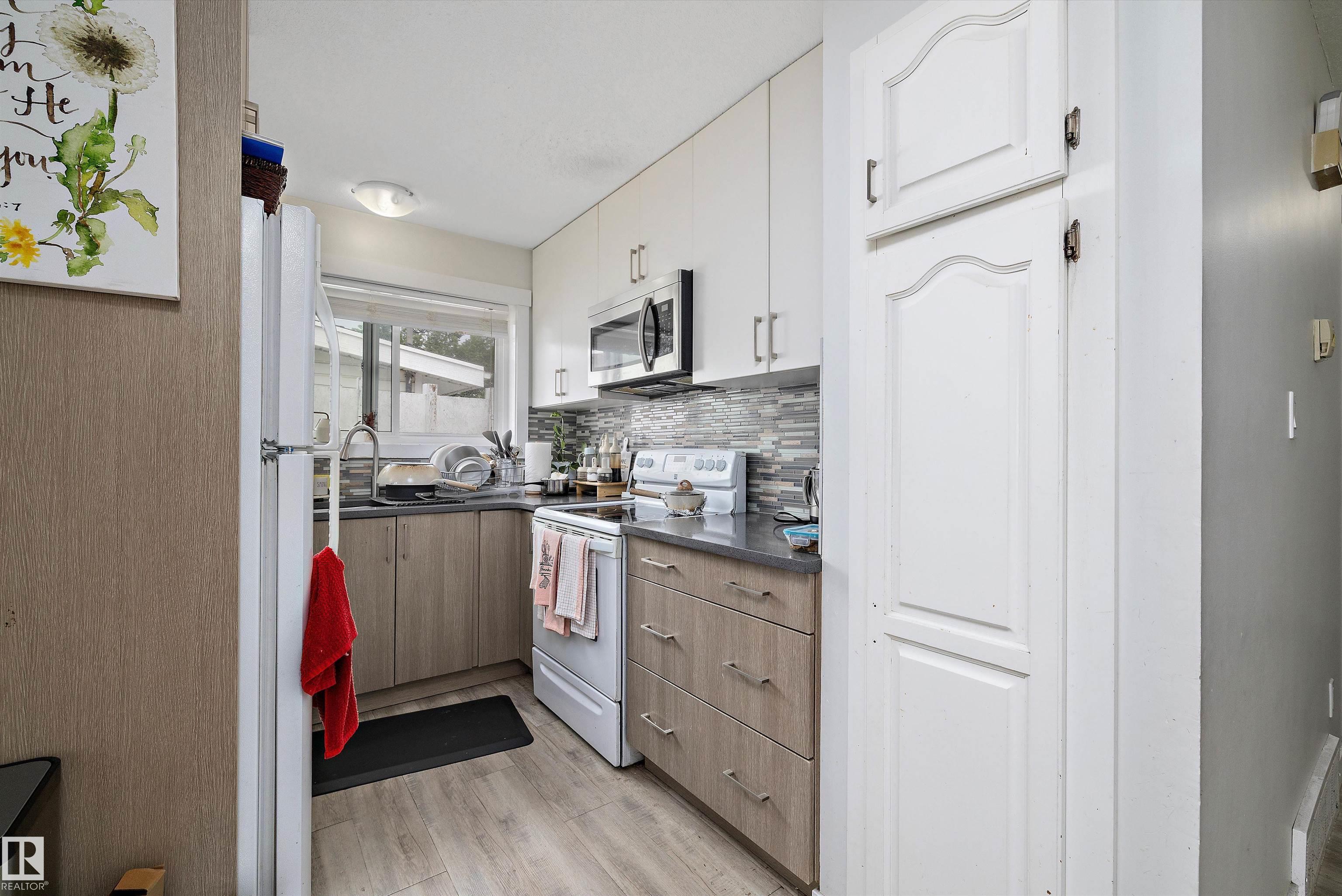 Photo 6 at 10229/10231 159 Street NW, Britannia Youngstown, Edmonton