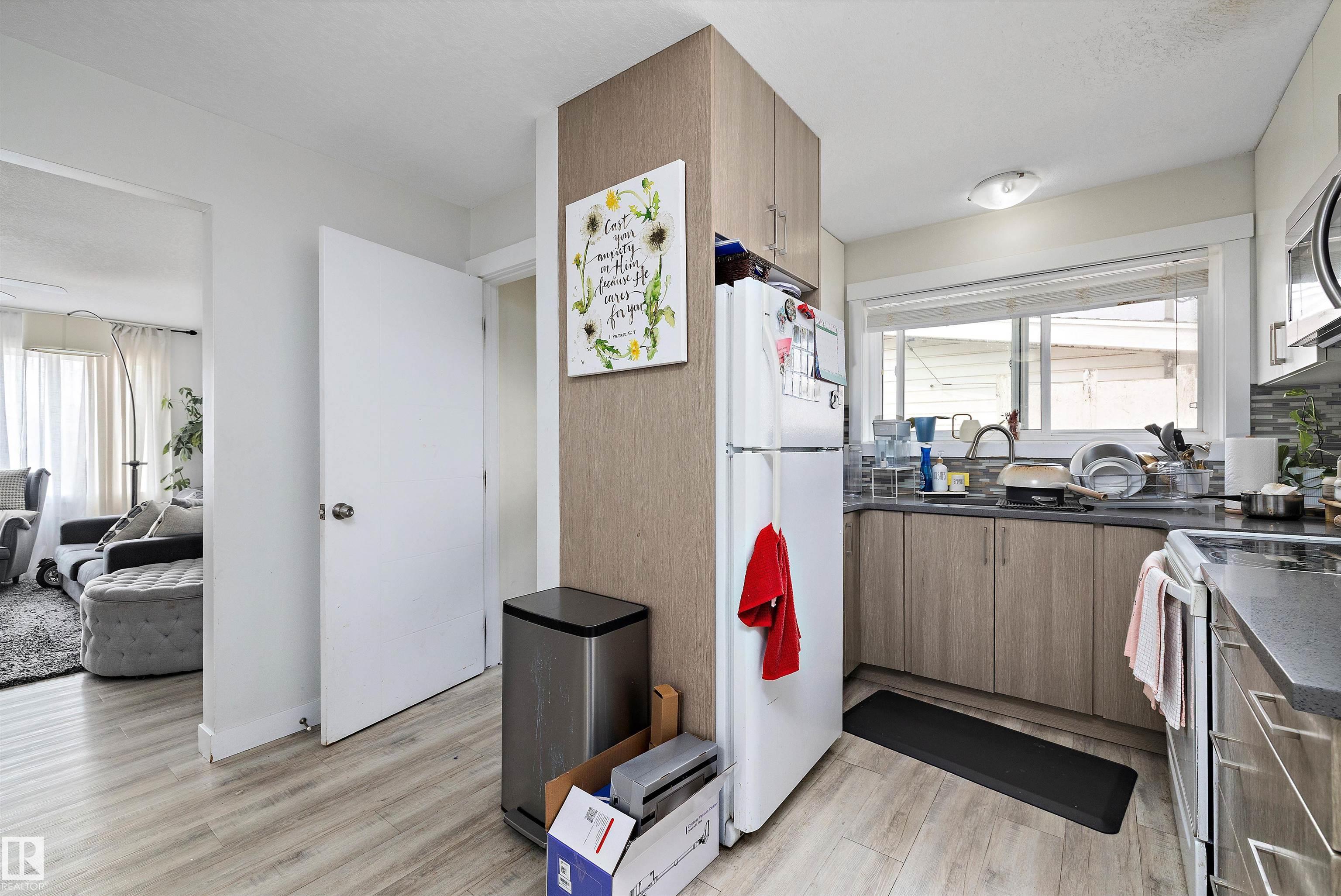 Photo 8 at 10229/10231 159 Street NW, Britannia Youngstown, Edmonton