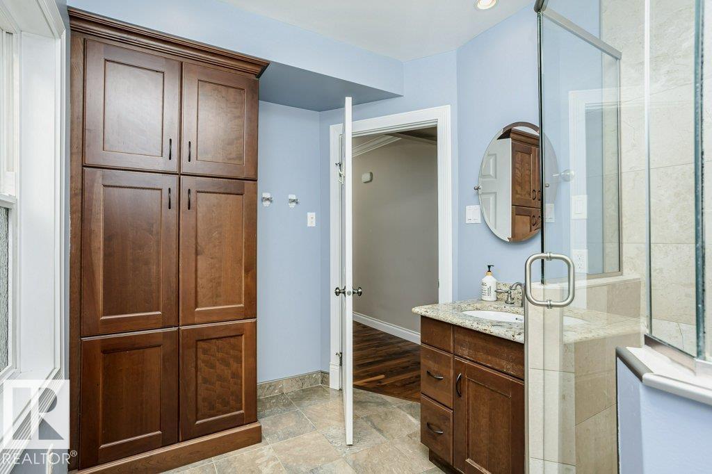 Photo 32 at 9119 117 Street NW, Windsor Park, Edmonton