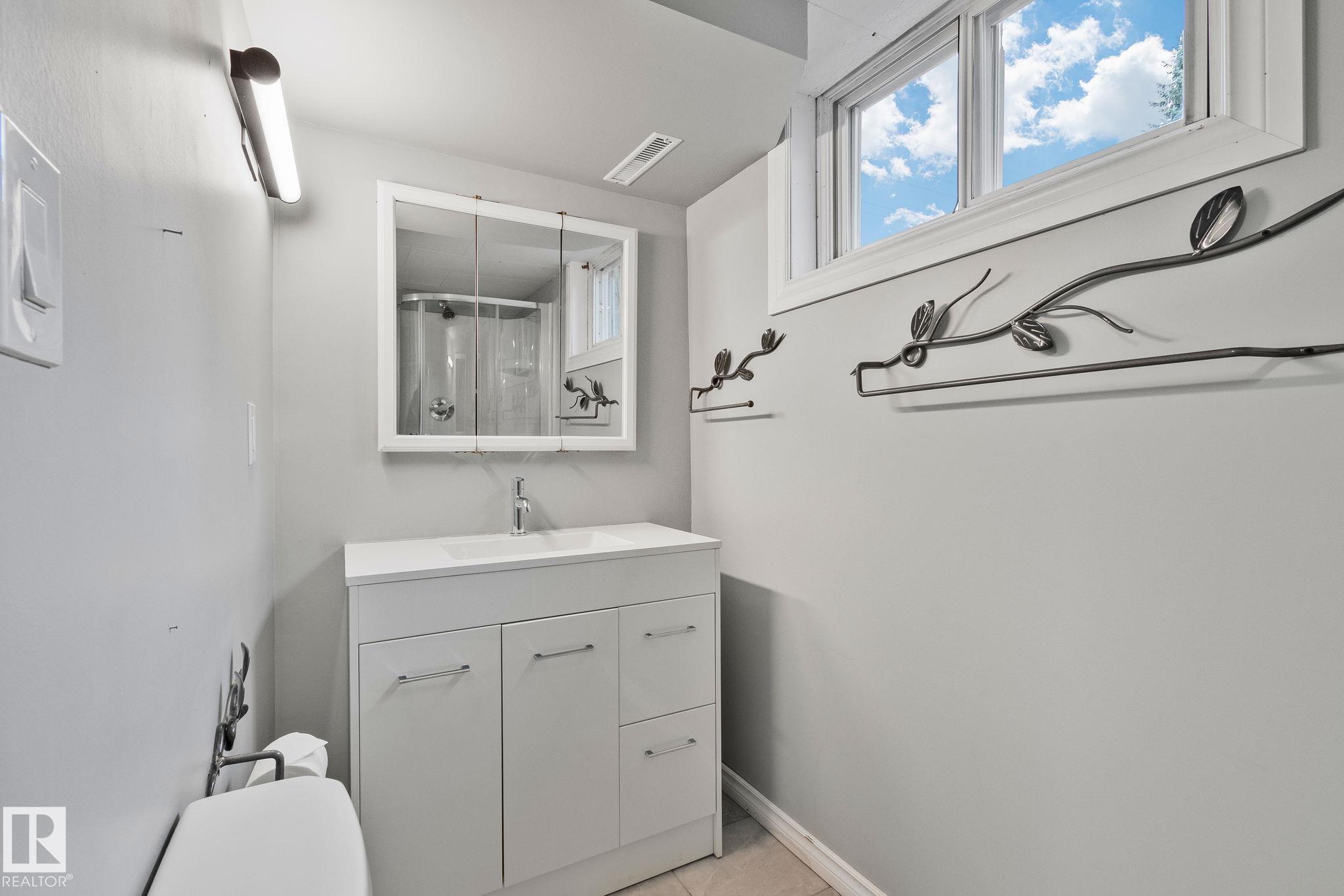 Photo 19 at 10324 50 Street NW, Fulton Place, Edmonton