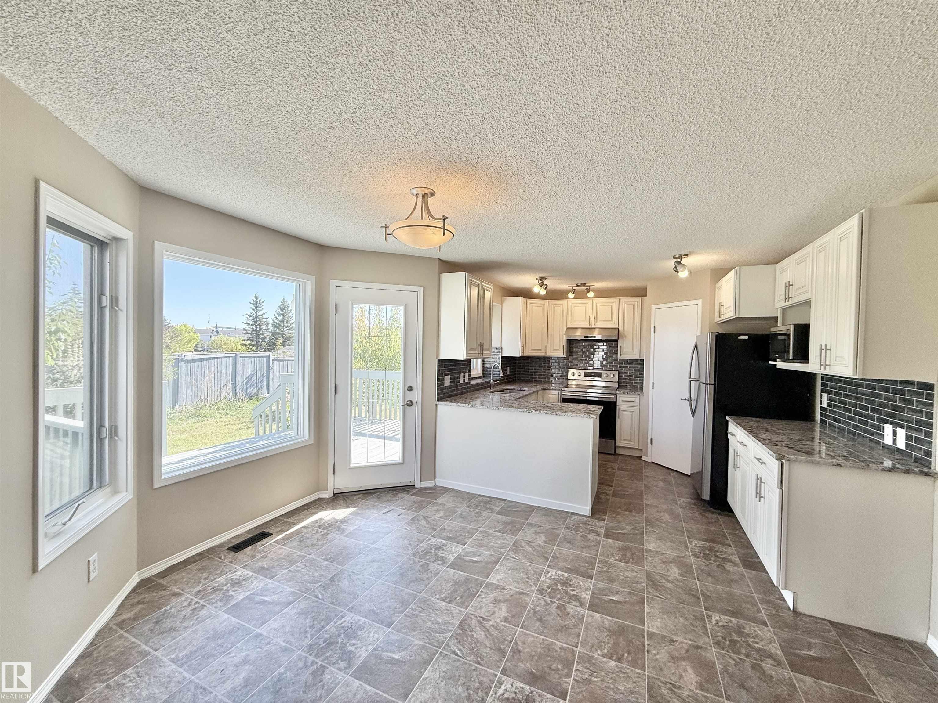 Photo 18 at 15419 132 Street NW, Oxford, Edmonton