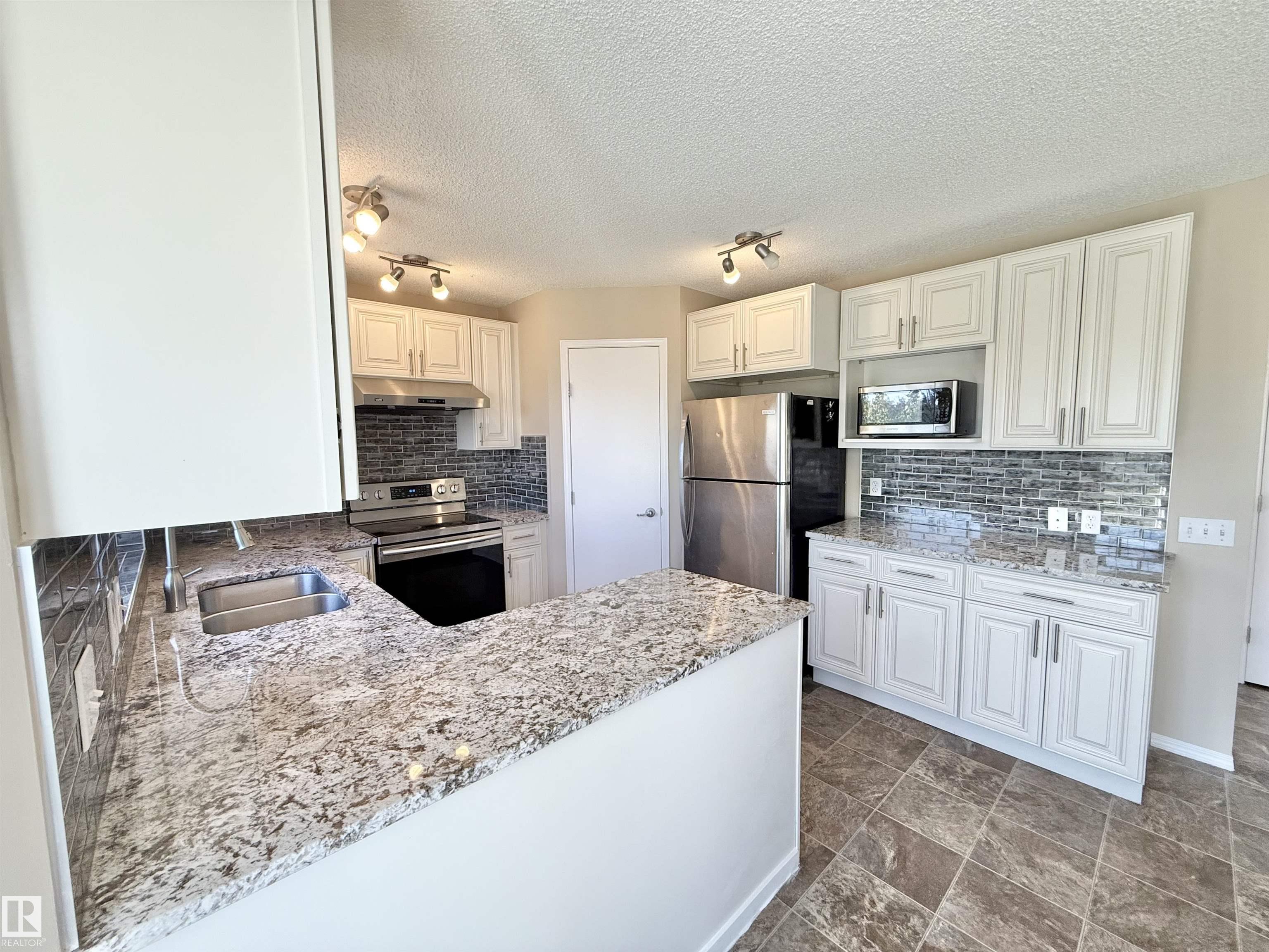 Photo 22 at 15419 132 Street NW, Oxford, Edmonton