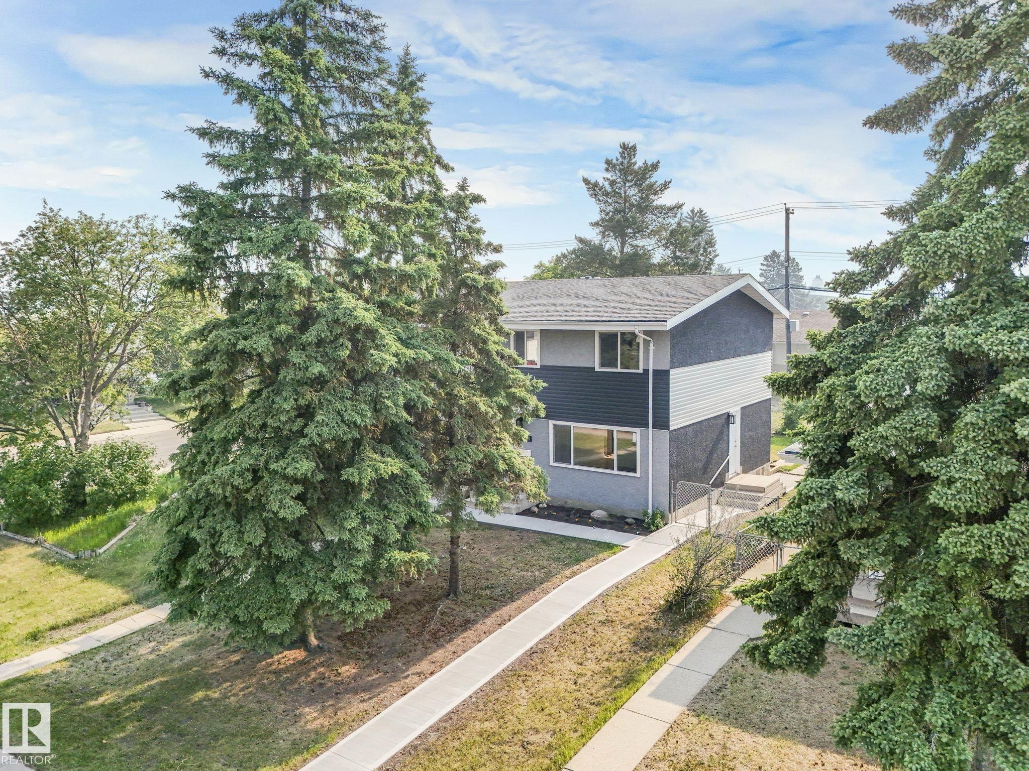 Photo 2 at 13211 95 Street NW, Glengarry, Edmonton