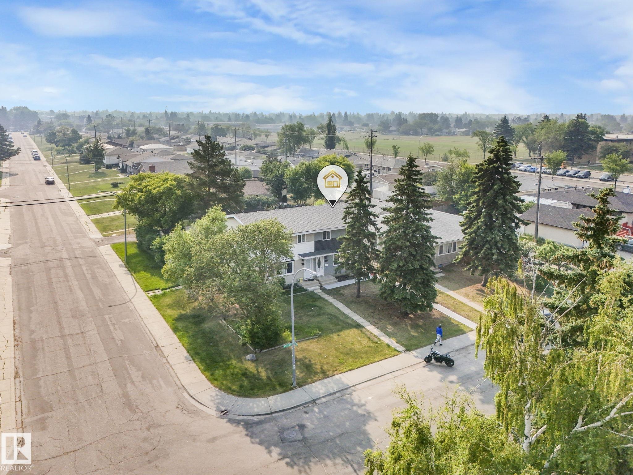Photo 11 at 13211 95 Street NW, Glengarry, Edmonton