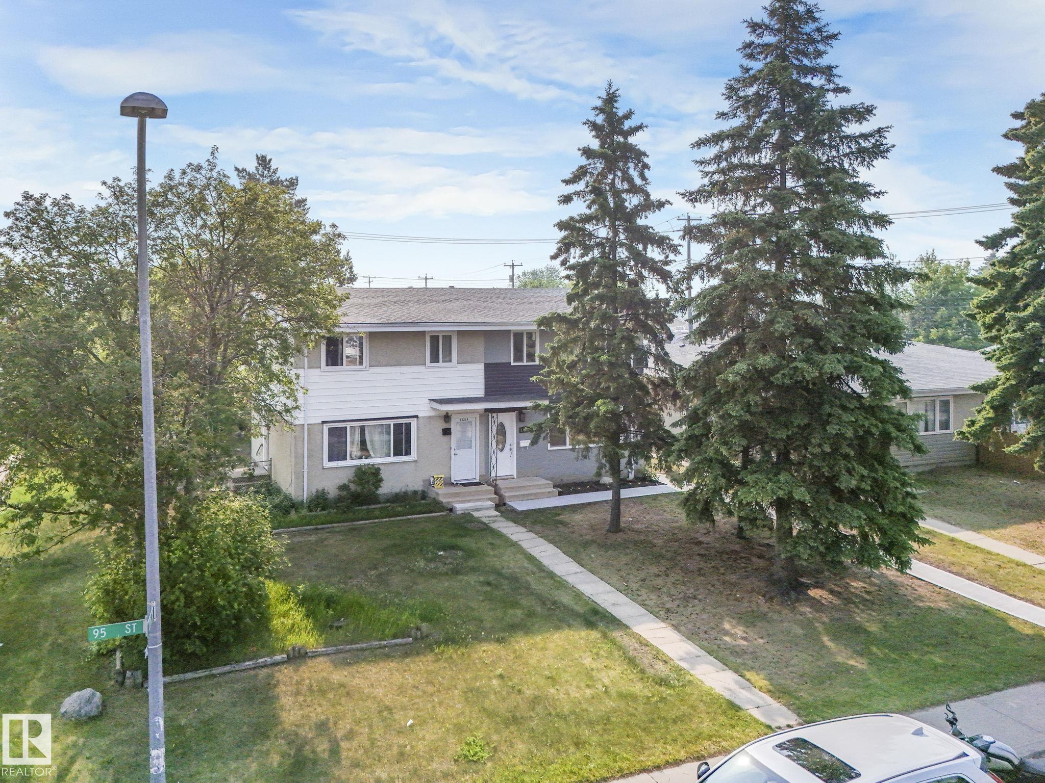 Photo 4 at 13211 95 Street NW, Glengarry, Edmonton