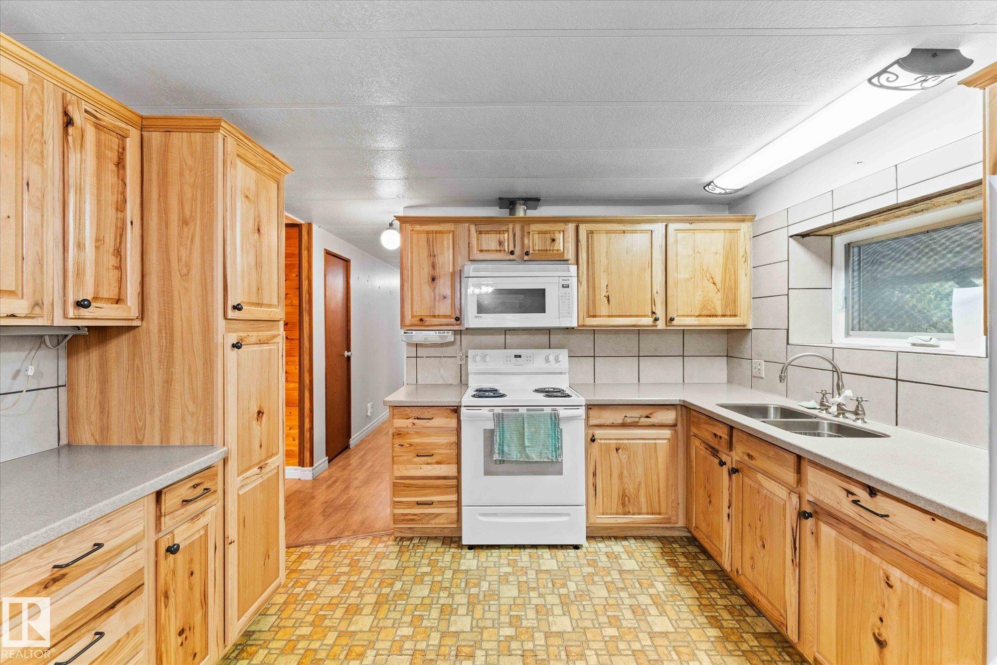 412 & 411 - 53303 Rge Road 31, Meso West I, Rural Parkland County 