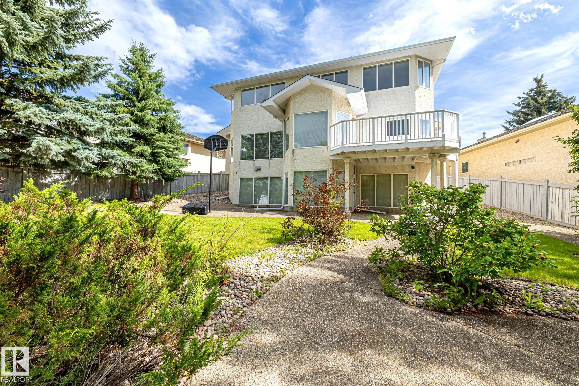 Photo 8 at 806 Reid Place NW, Rhatigan Ridge, Edmonton