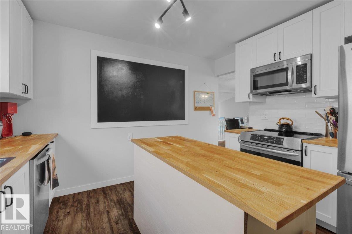 Photo 14 at 4318 38 Street NW, Kiniski Gardens, Edmonton