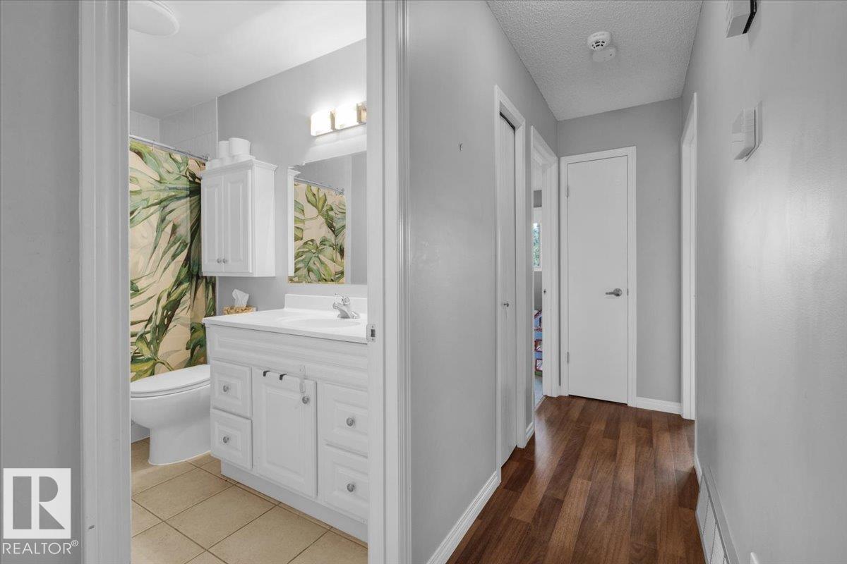 Photo 17 at 4318 38 Street NW, Kiniski Gardens, Edmonton
