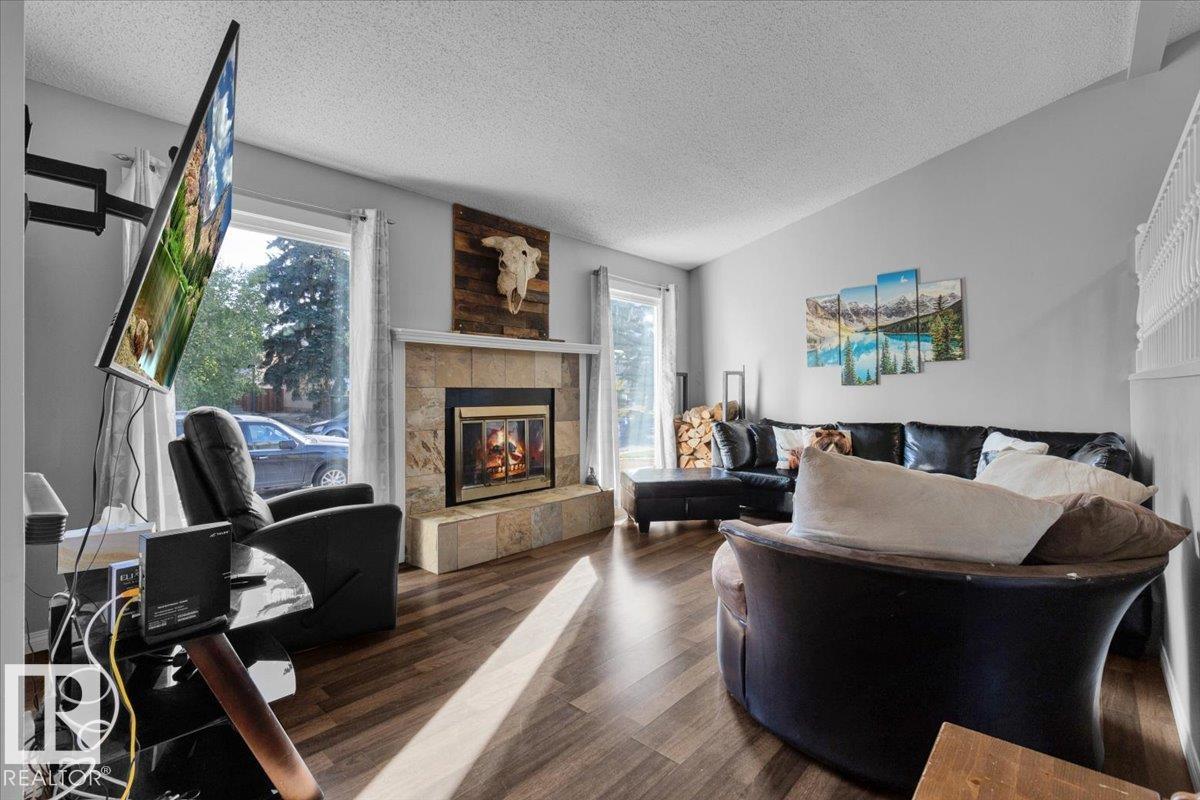 Photo 4 at 4318 38 Street NW, Kiniski Gardens, Edmonton