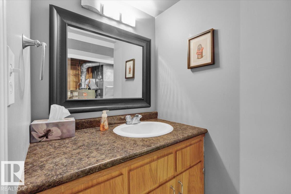 Photo 32 at 4318 38 Street NW, Kiniski Gardens, Edmonton