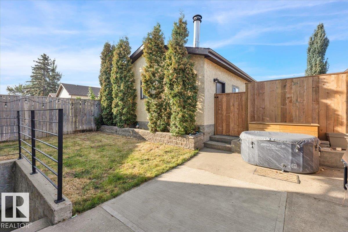 Photo 37 at 4318 38 Street NW, Kiniski Gardens, Edmonton