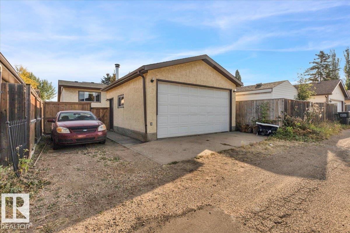 Photo 38 at 4318 38 Street NW, Kiniski Gardens, Edmonton