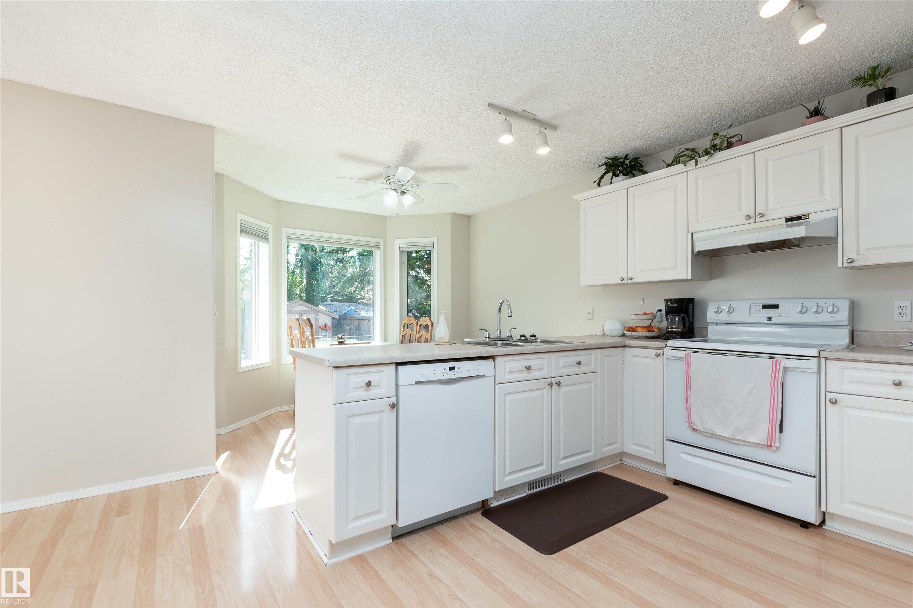 Photo 9 at 955 Normandy Lane, Nottingham, Sherwood Park