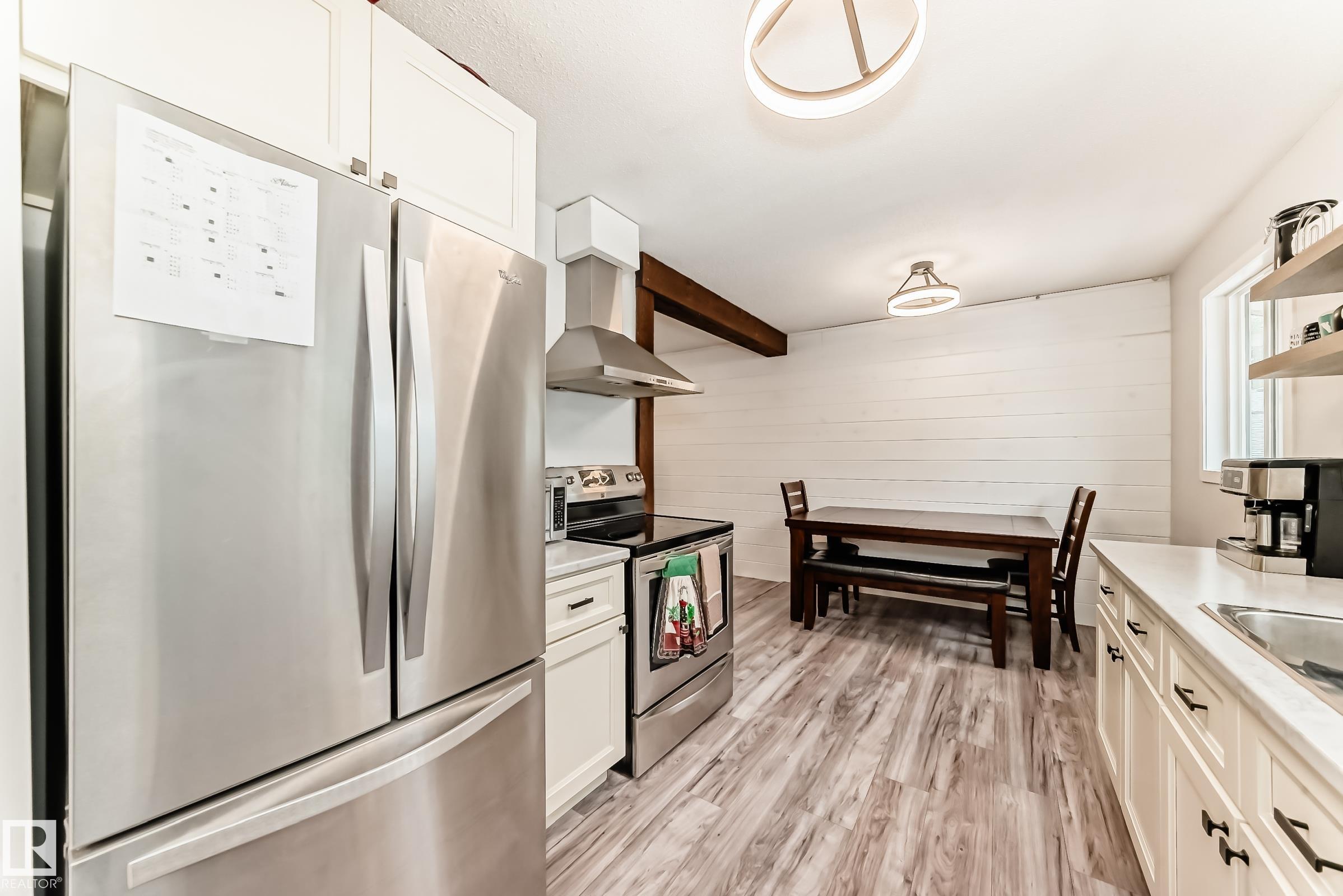 Photo 12 at 6 Beacon Crescent, Braeside, St. Albert