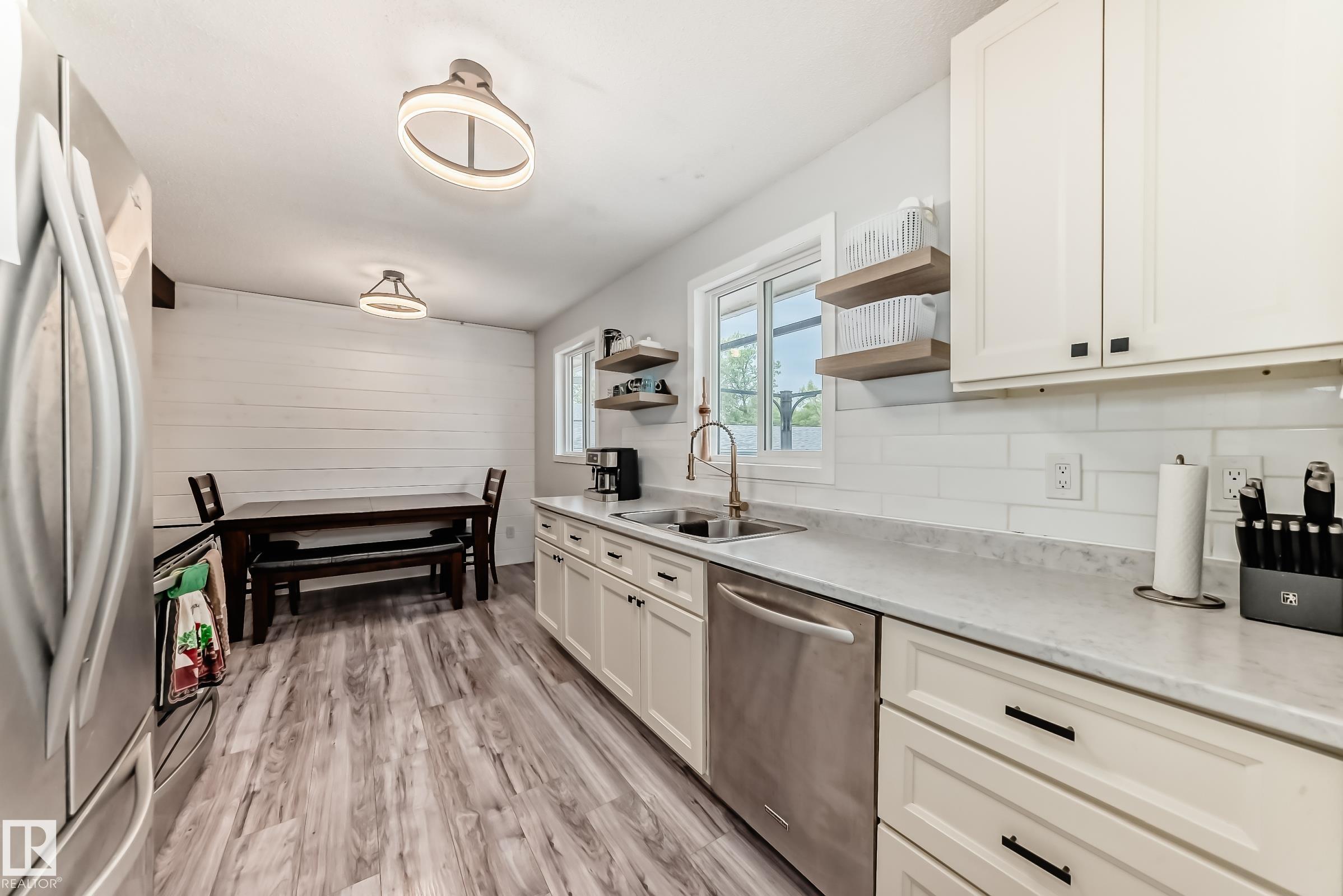 Photo 13 at 6 Beacon Crescent, Braeside, St. Albert
