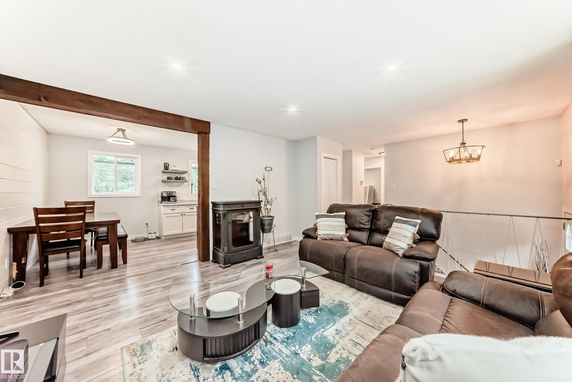 Photo 6 at 6 Beacon Crescent, Braeside, St. Albert