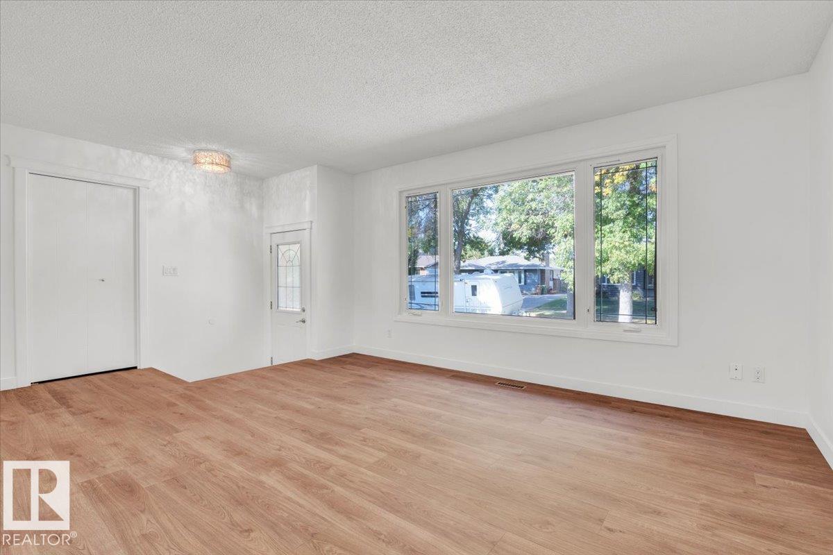 Photo 9 at 21 Fernwood Crescent, Forest Lawn, St. Albert