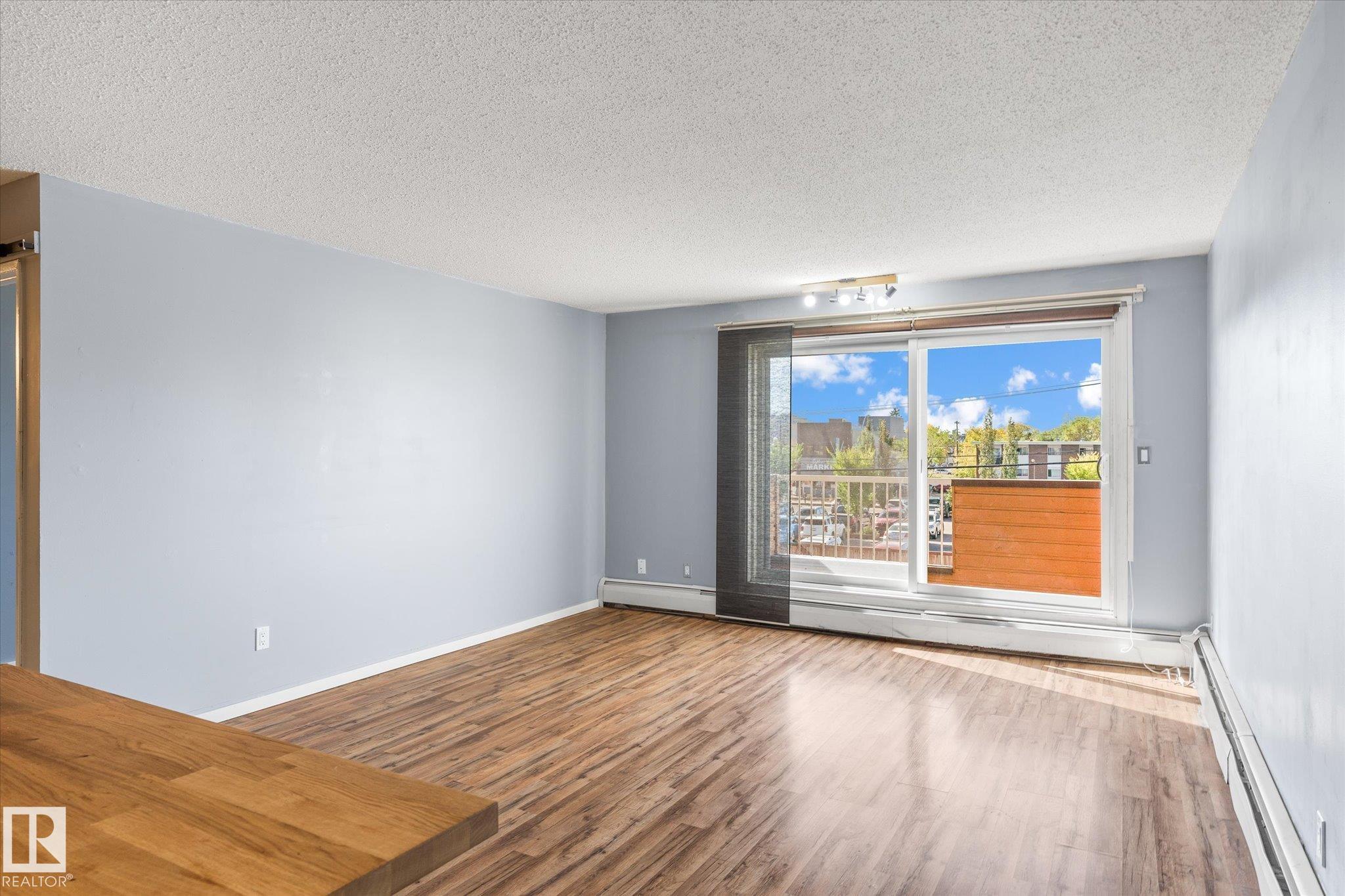 Photo 4 at 202 - 10620 104 Street NW, Central Mcdougall, Edmonton