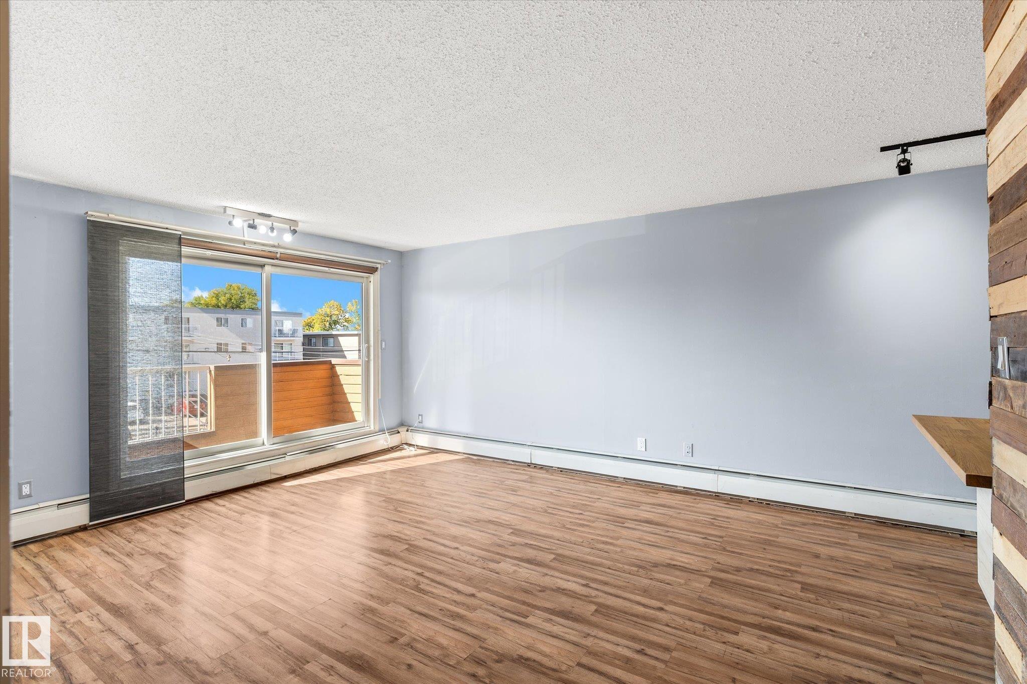 Photo 5 at 202 - 10620 104 Street NW, Central Mcdougall, Edmonton