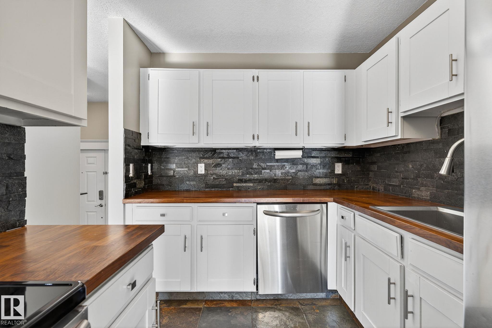 Photo 13 at 146 Callingwood Place NW, Callingwood South, Edmonton