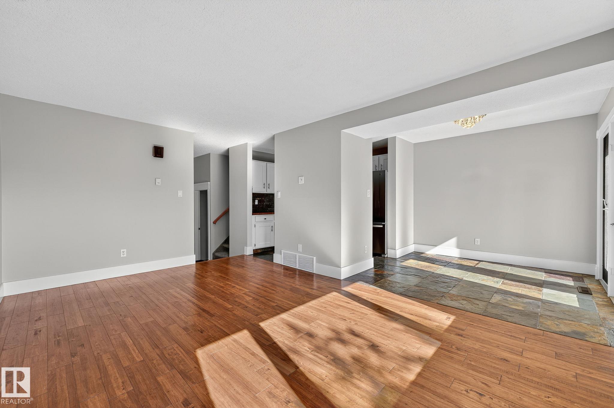 Photo 8 at 146 Callingwood Place NW, Callingwood South, Edmonton