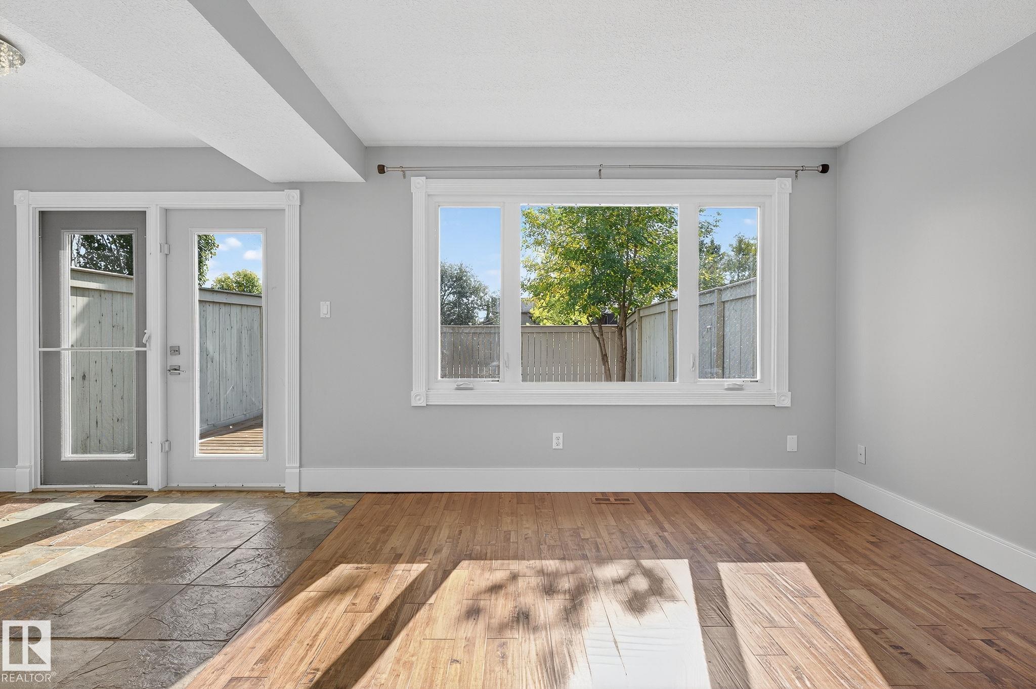 Photo 10 at 146 Callingwood Place NW, Callingwood South, Edmonton