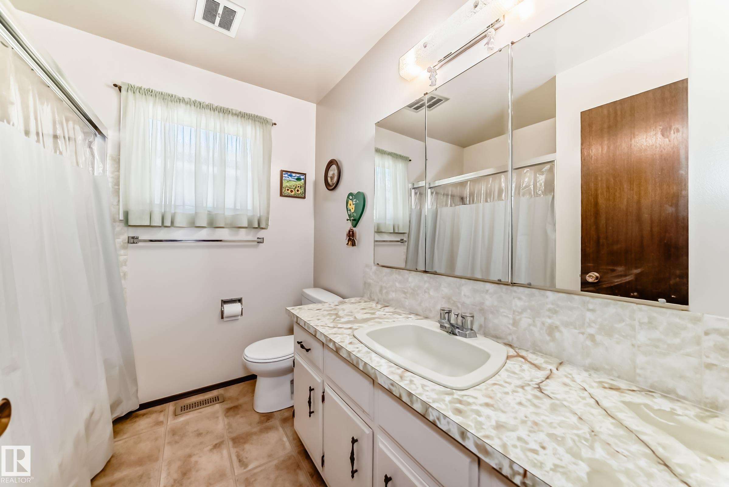 Photo 31 at 70 Fleetwood Crescent, Forest Lawn, St. Albert